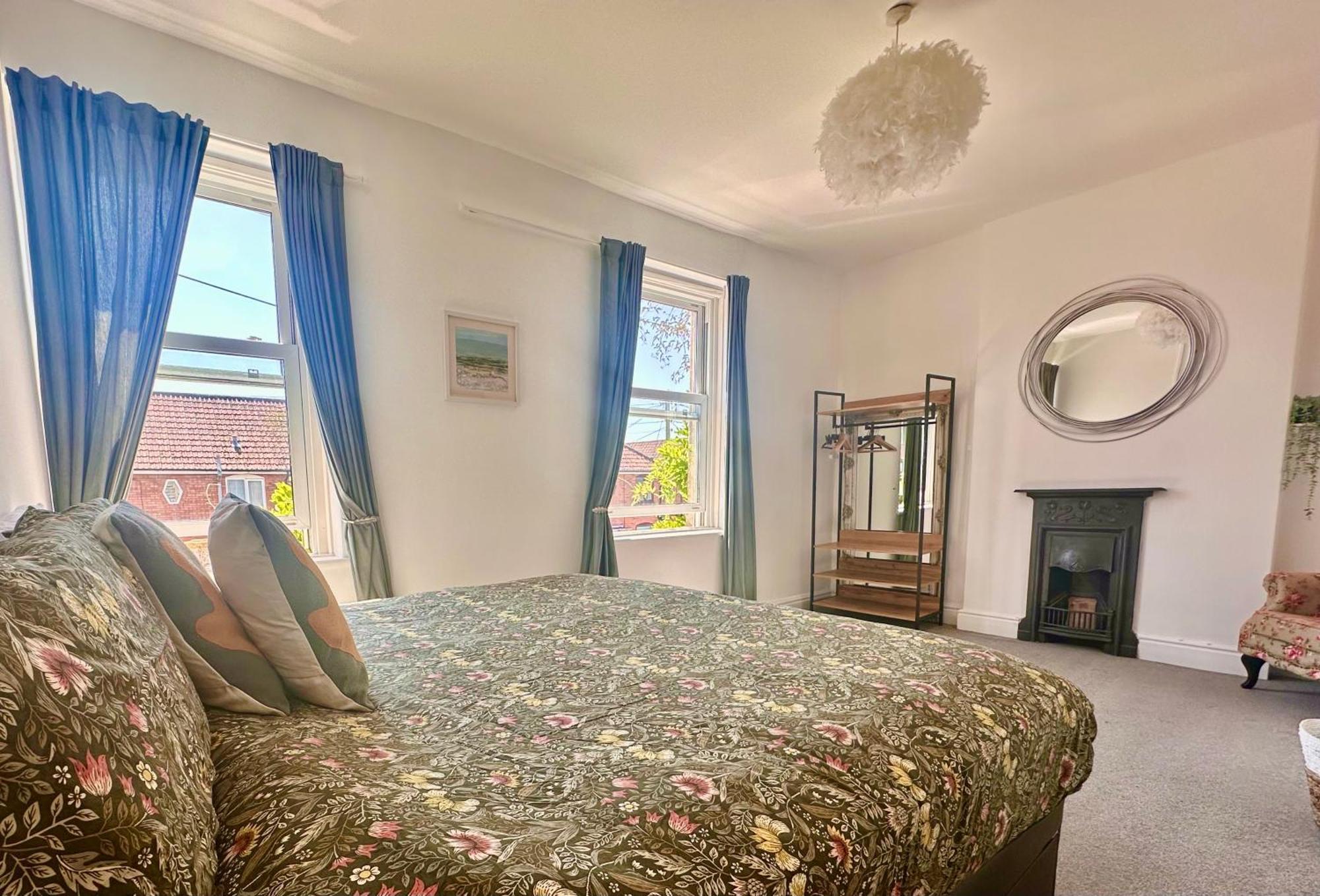Deluxe King Room,1708372848:JPEG