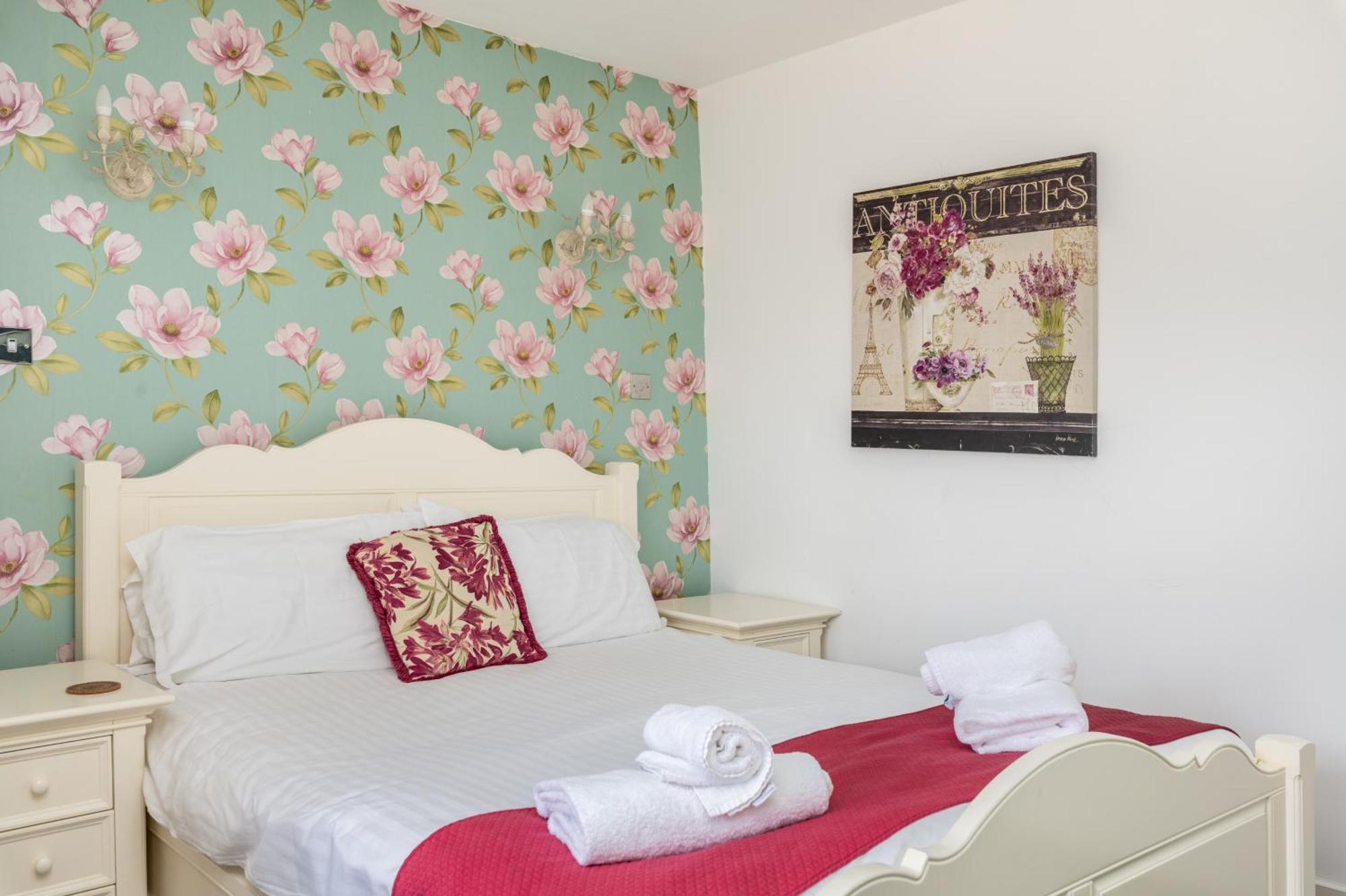 King Room,1676807511:JPEG