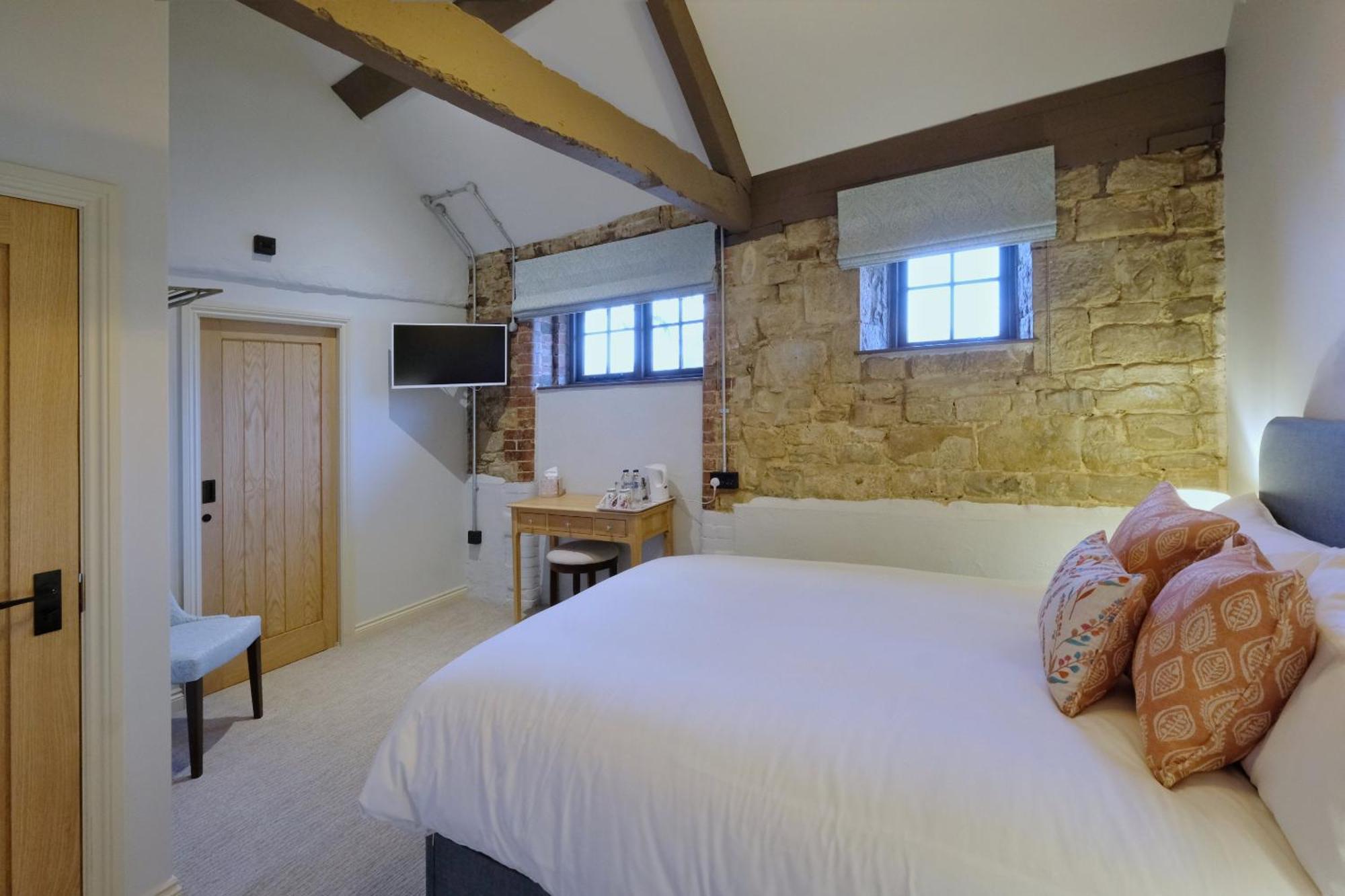 Deluxe Double Room with Shower