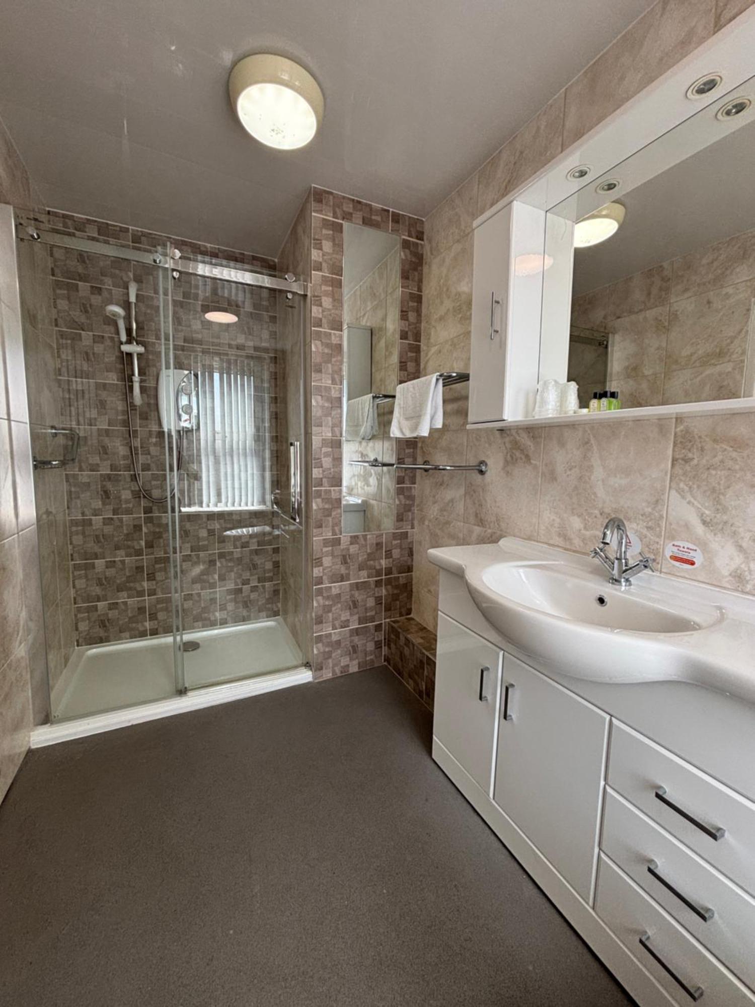 Familiekamer met Eigen Badkamer
