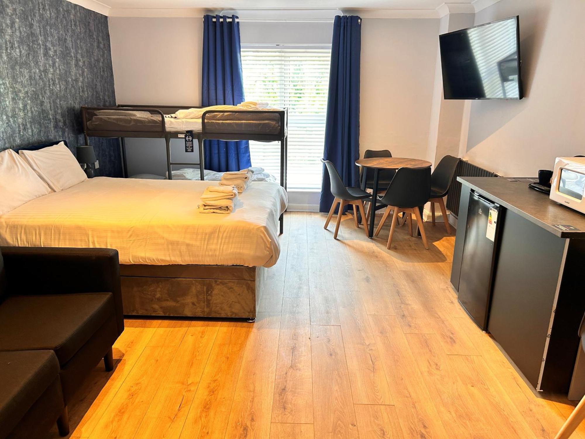 Deluxe Family Suite,1680576779:JPEG