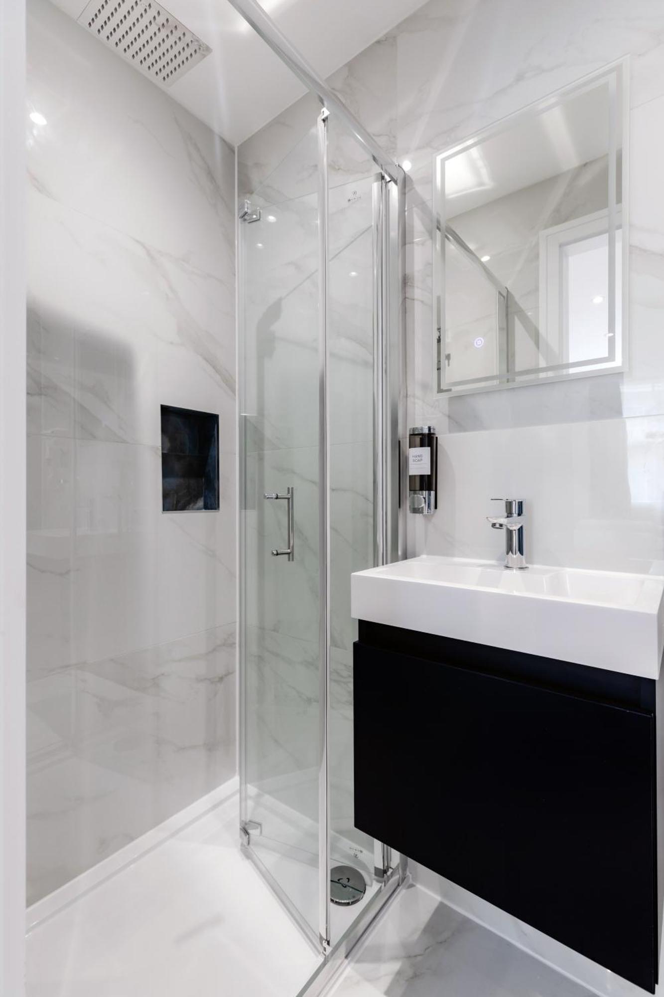 Quarto Twin com Chuveiro