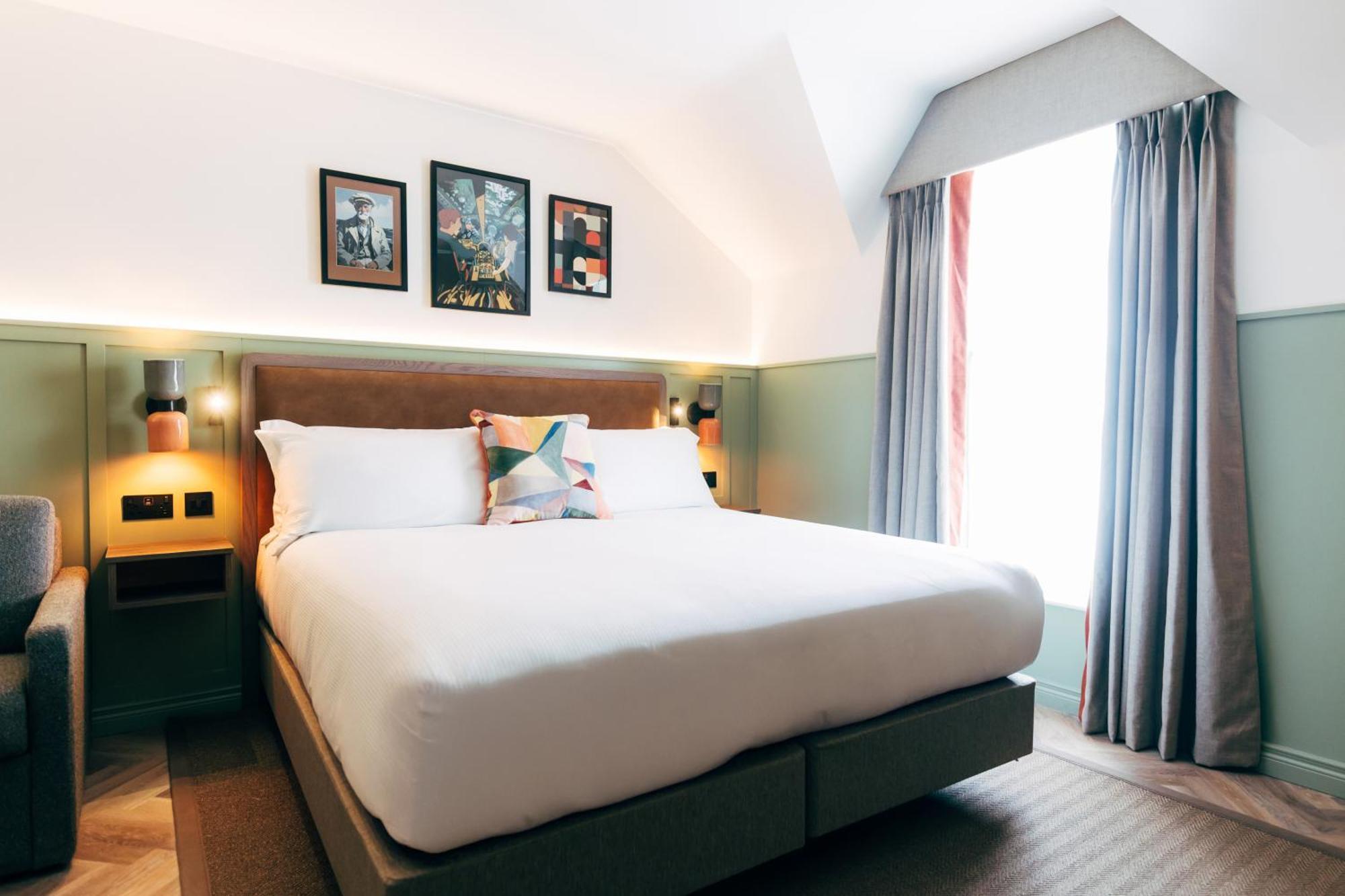 Deluxe King Room