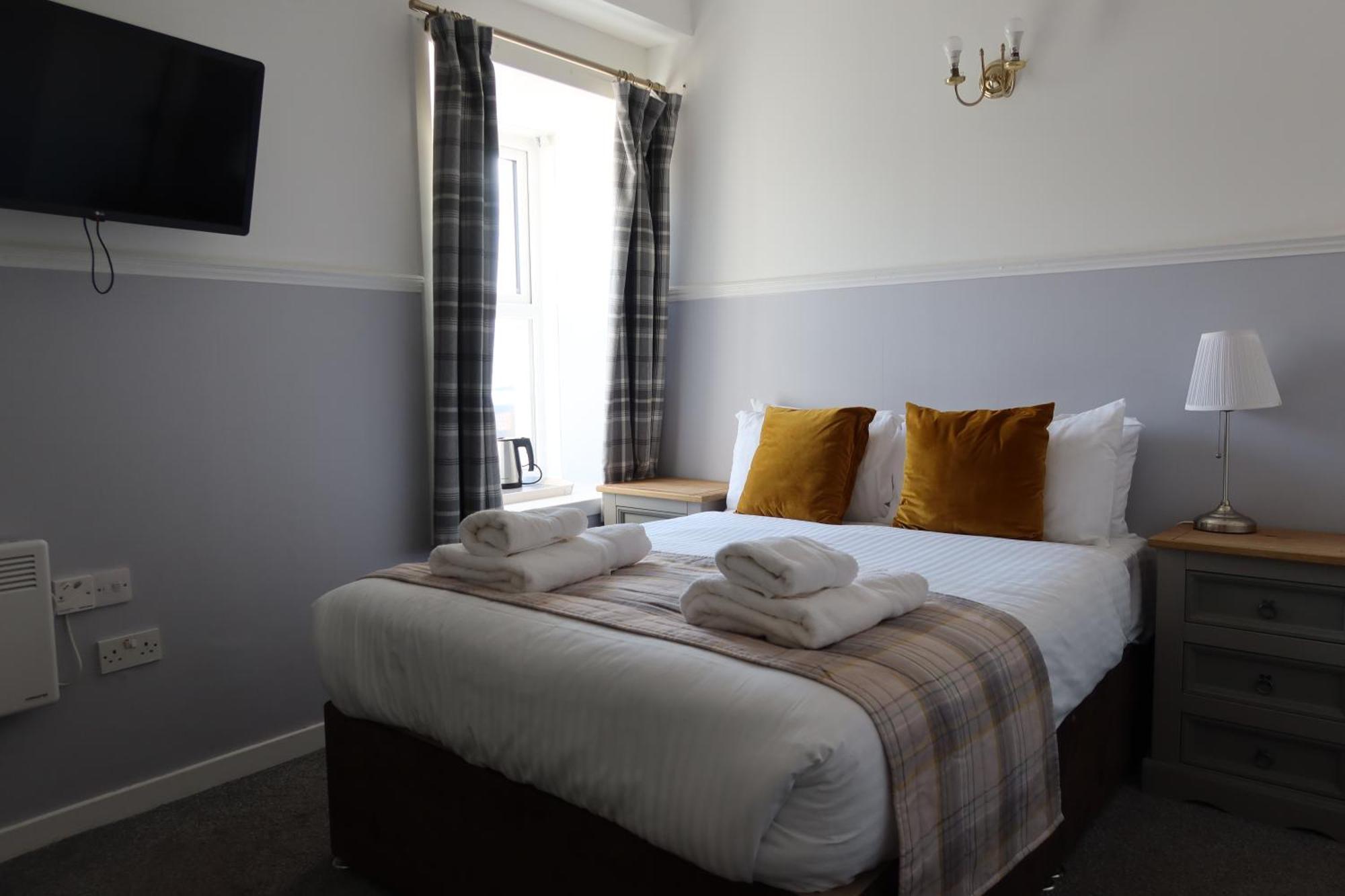 Small Double Room,1688844275:JPEG