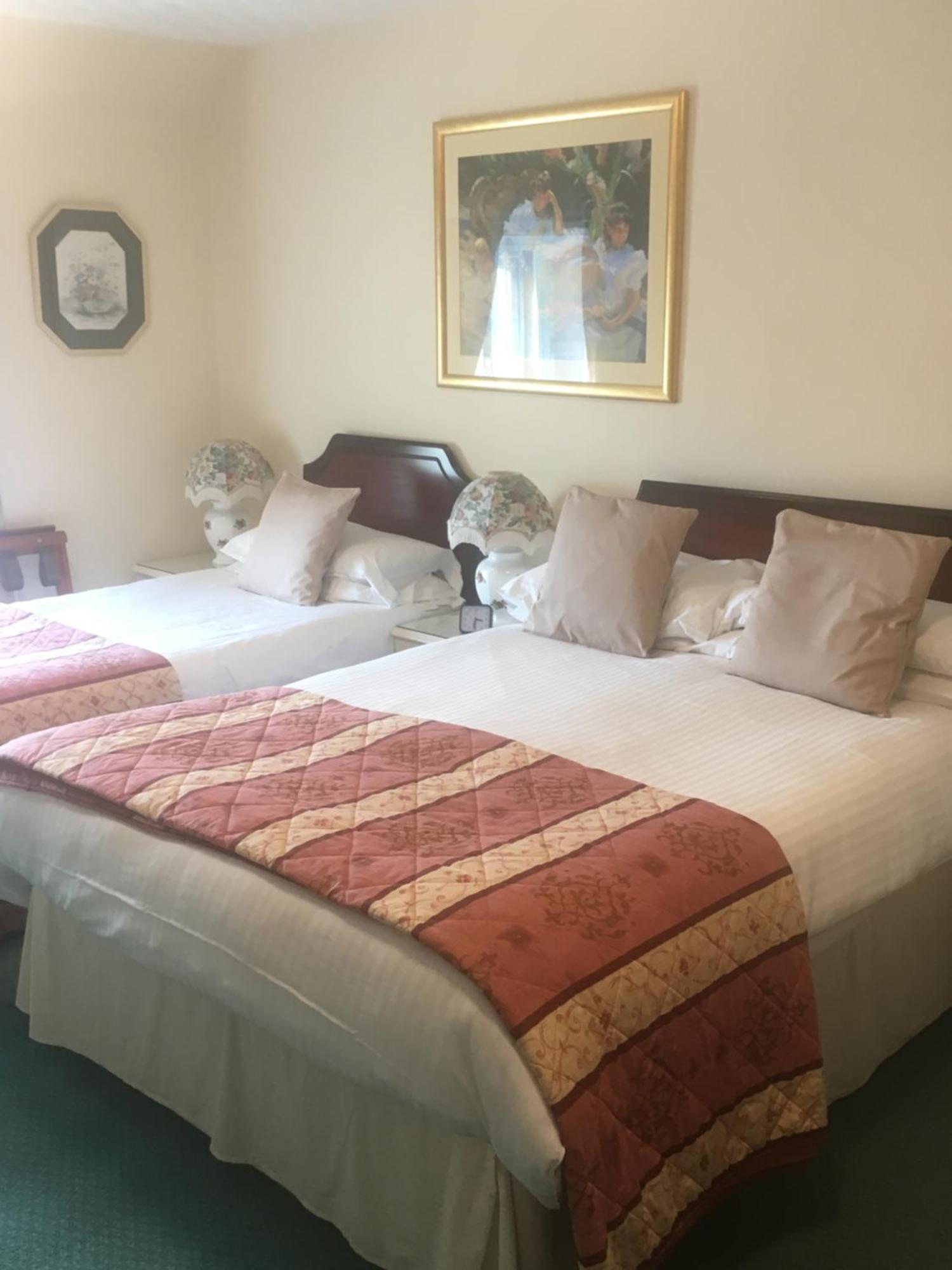 Familienzimmer mit Bergblick