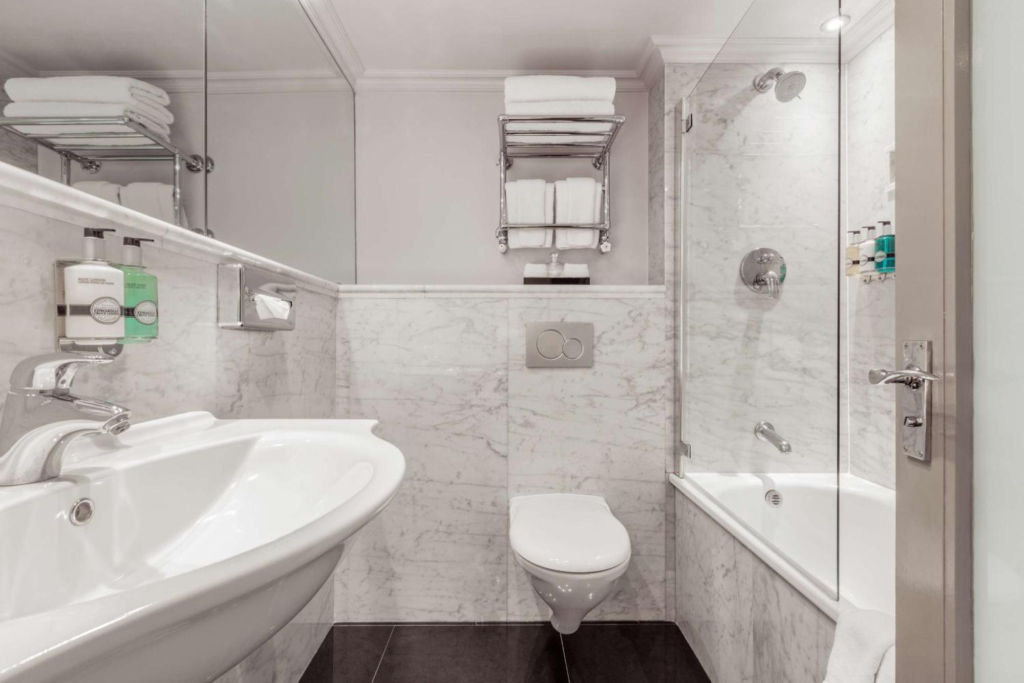 Junior Suite,1695317560:JPEG