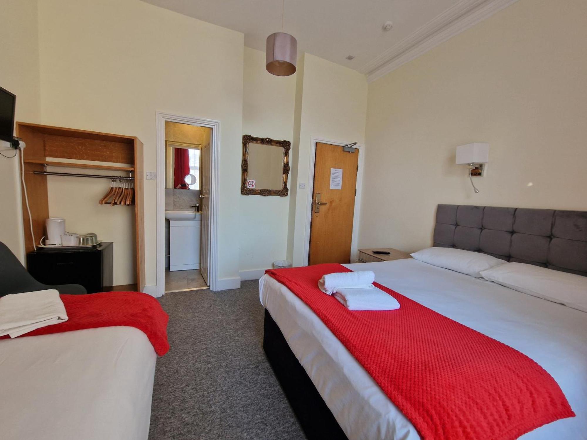 Triple Room,1697781564:JPEG