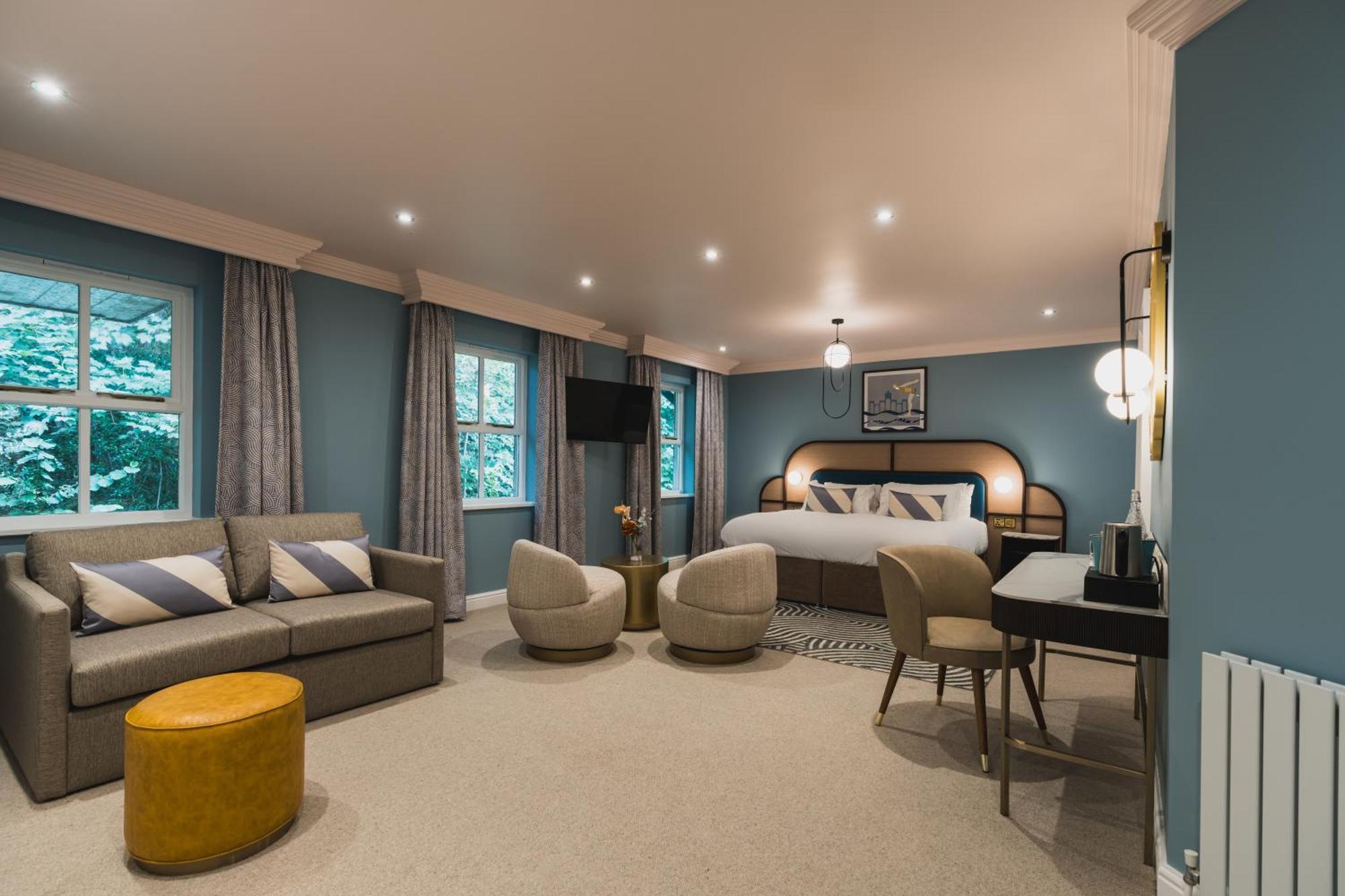 Family Room,1697799913:JPEG