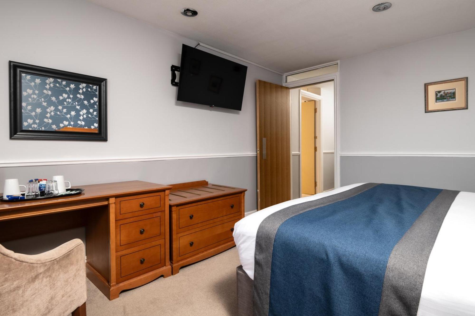 Double Room,1697805105:JPEG