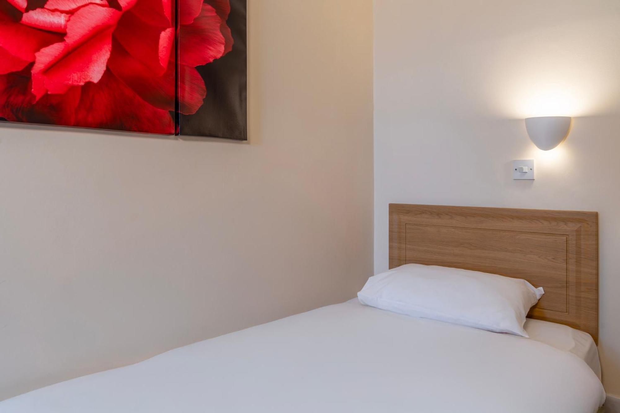 Single Room,1698847254:JPEG