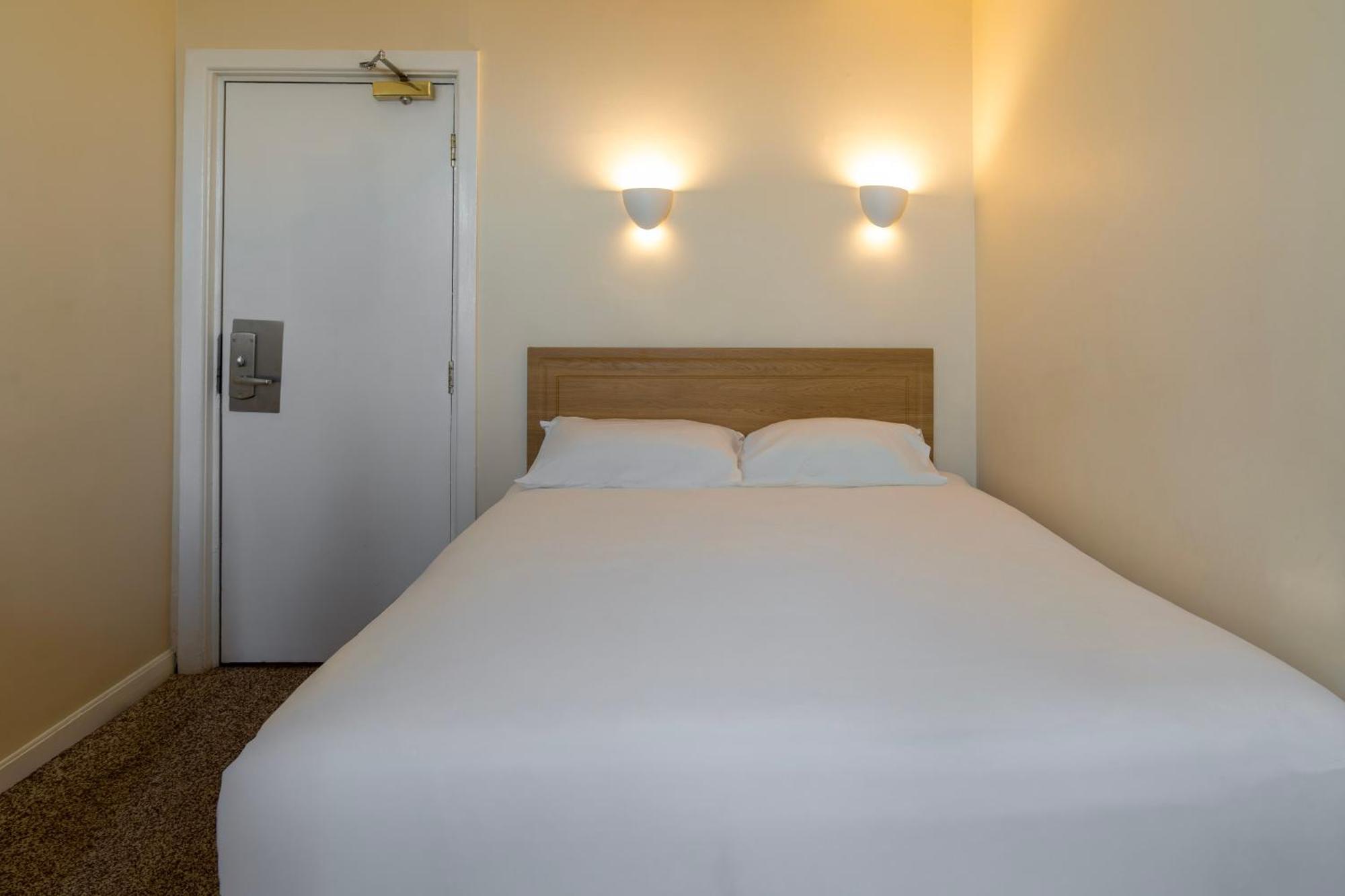 Double Room,1698847279:JPEG