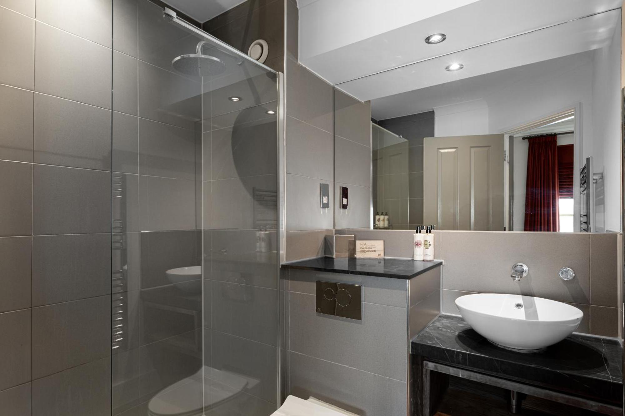 Double Room,1698883385:JPEG