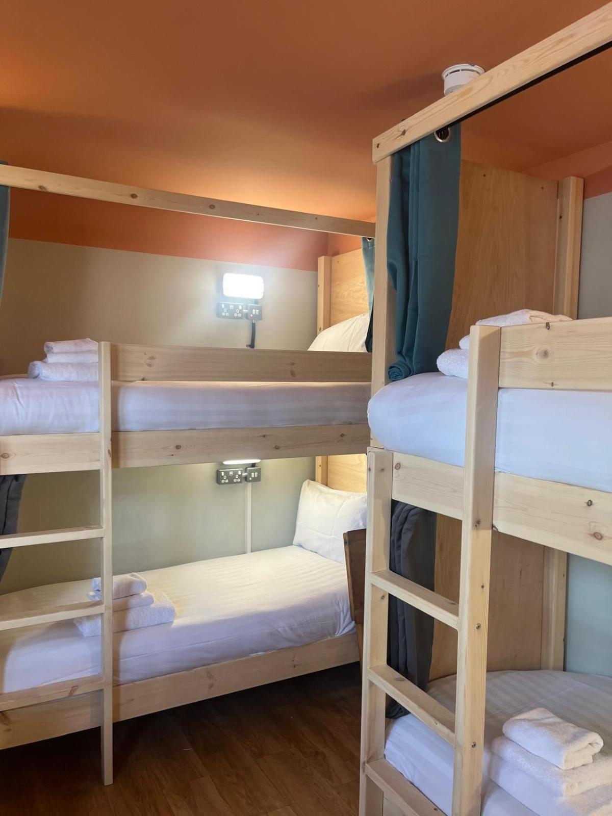 Dormitorio Misto con 6 Posti Letto