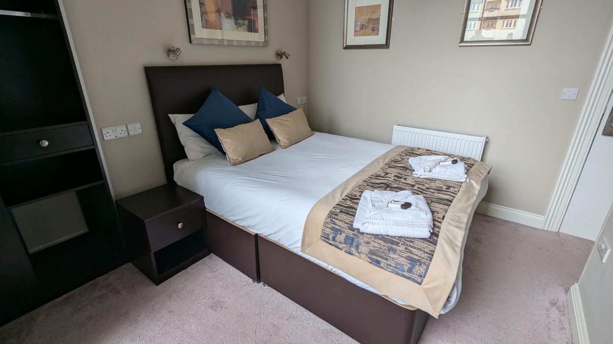 Double Room,1704956053:JPEG