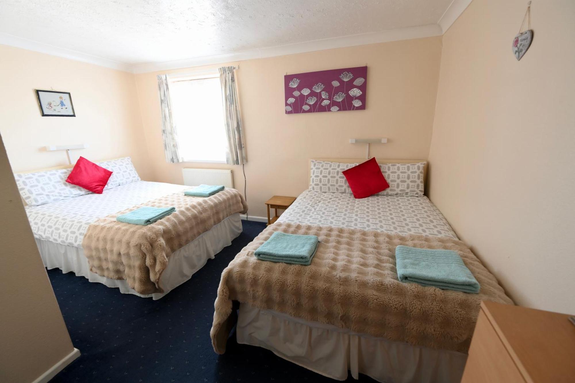 Family Room (2 Adults + 2 Children),1704965910:JPEG