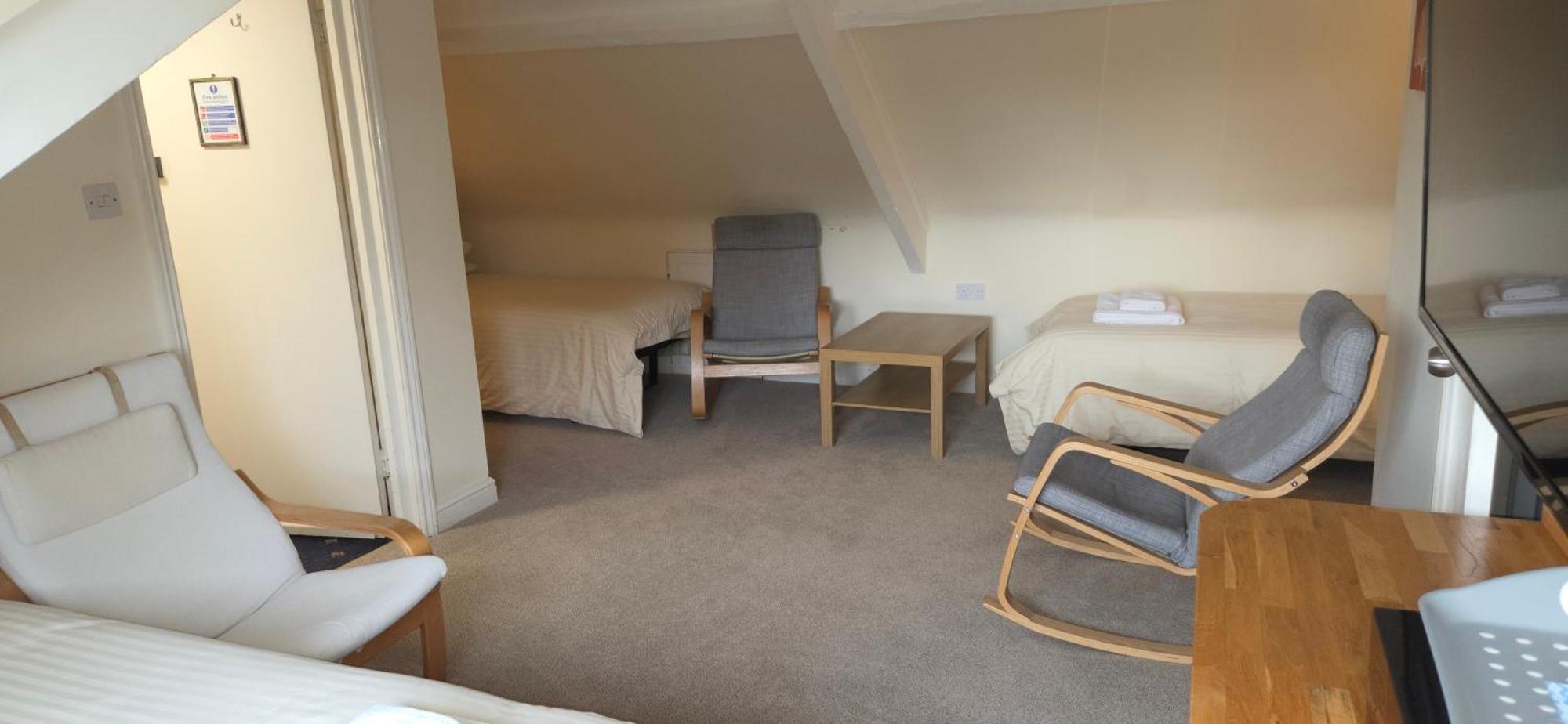 Triple Room,1705611475:JPEG