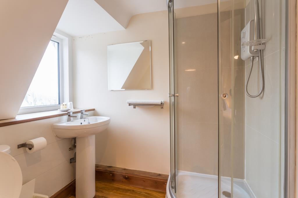 Classic Double Room with Shower