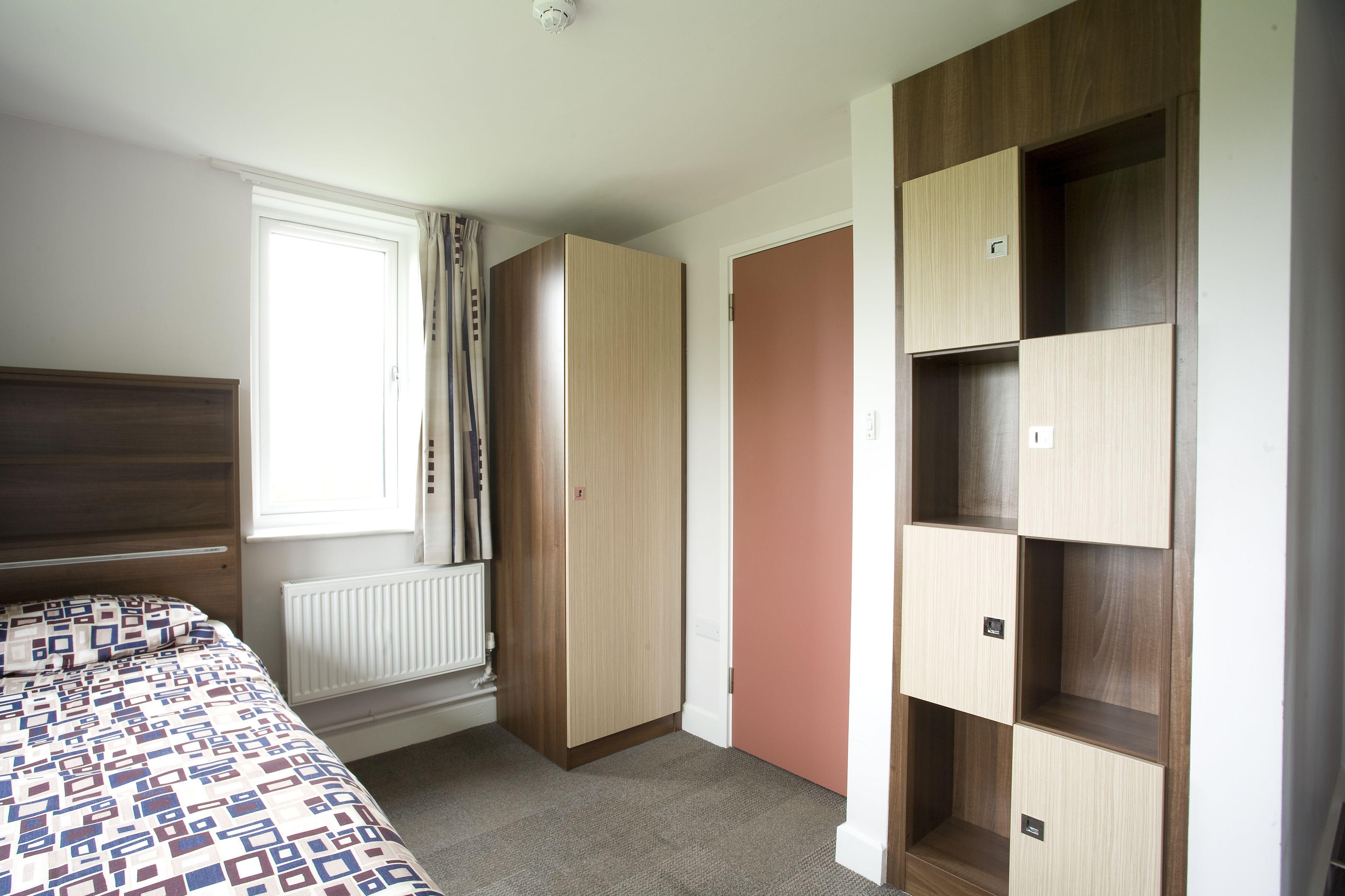 Single Ensuite Room