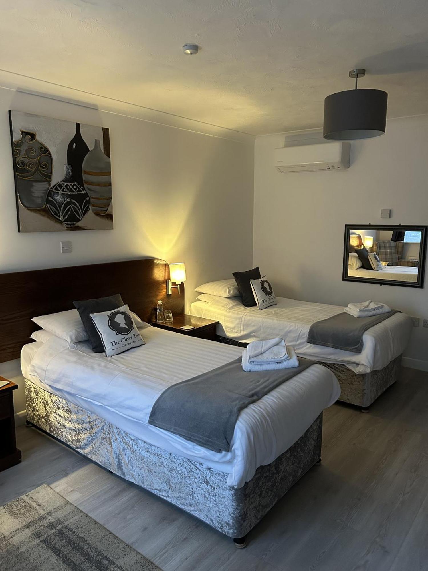 Standard Twin Room,1722960142:JPEG