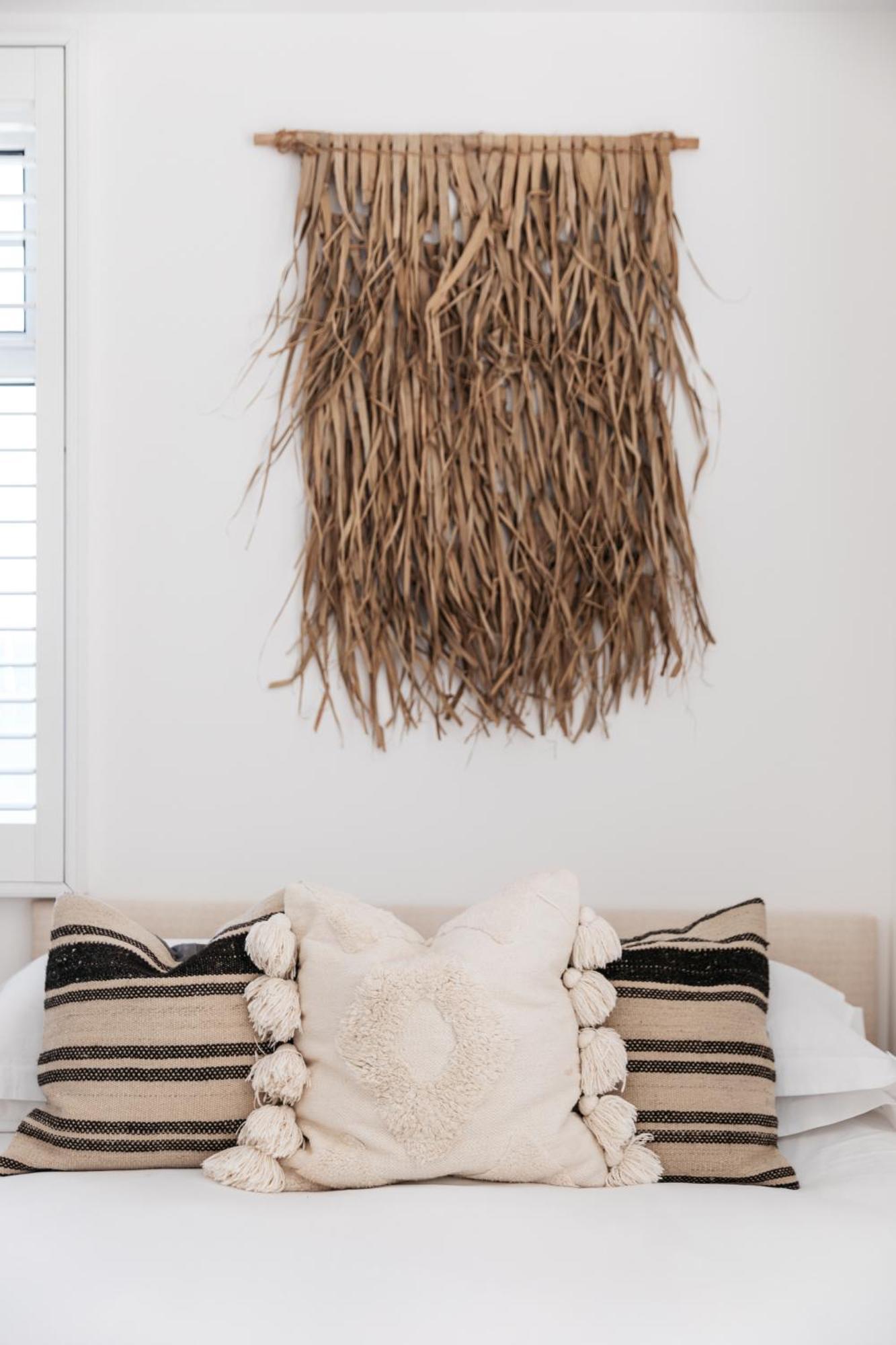 Room 8: Double with Bay and Street View,1724723019:JPEG