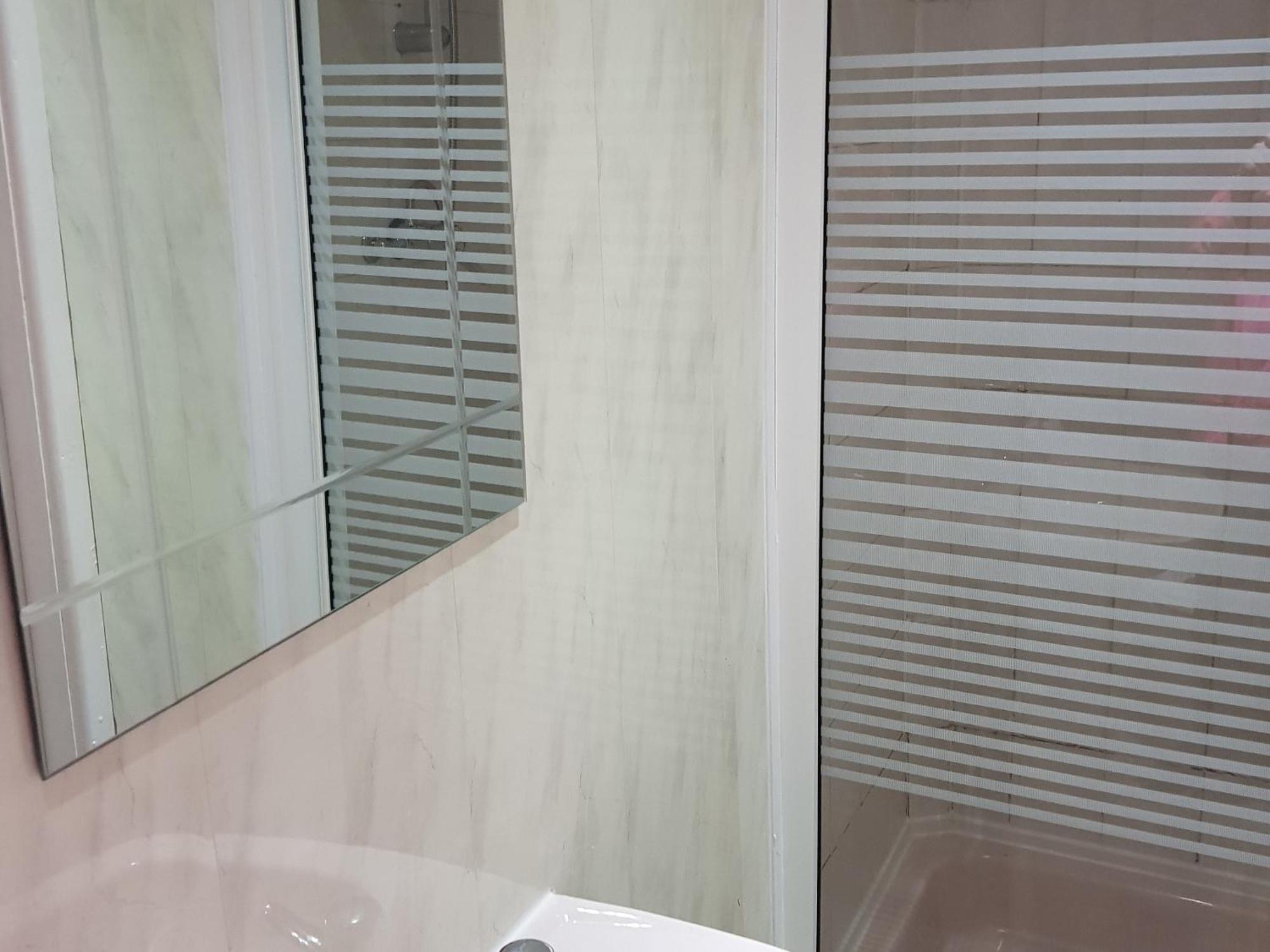 Twin Room Shower,1739408129:JPEG