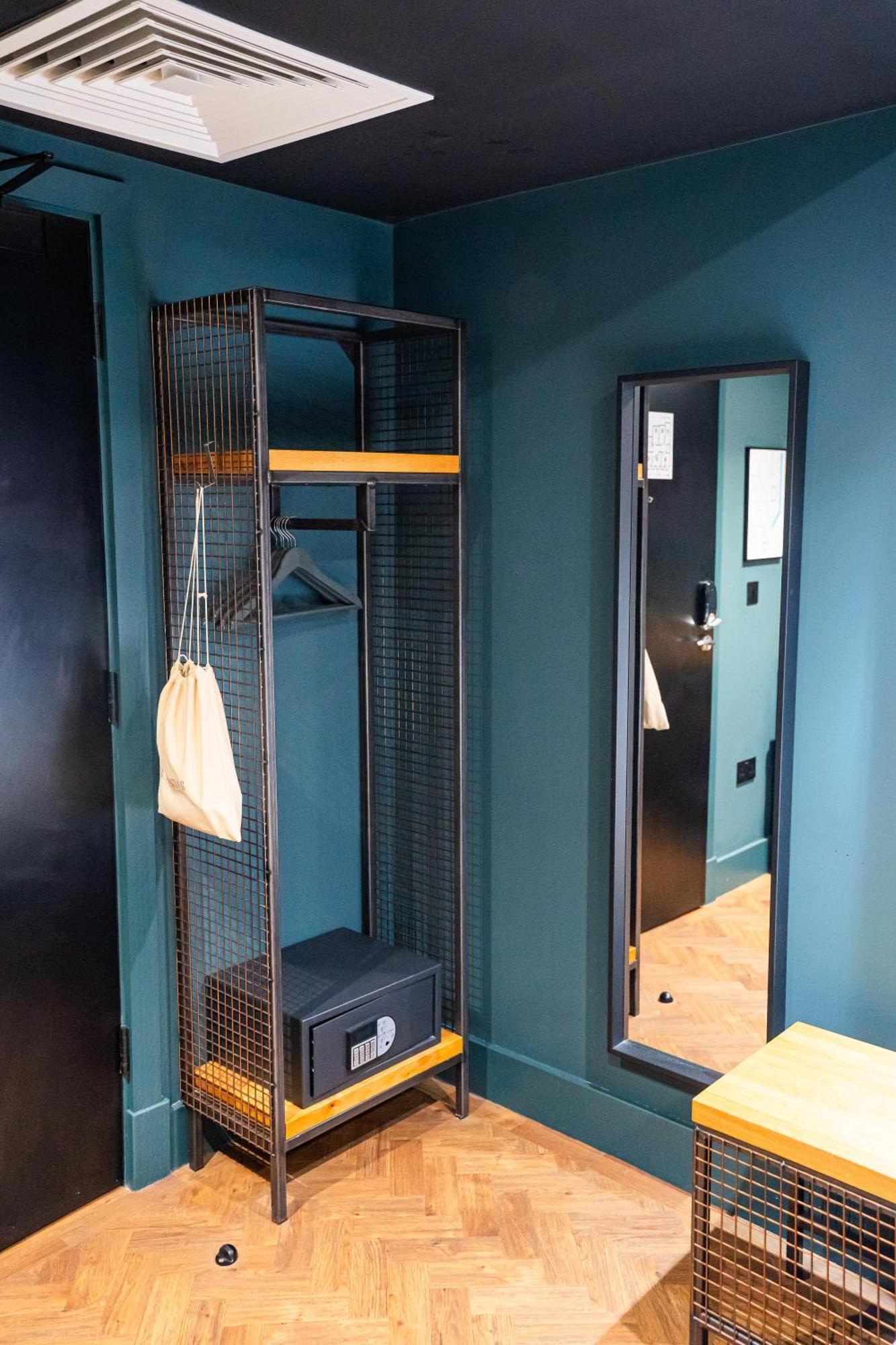 Deluxe Room,1739644838:JPEG