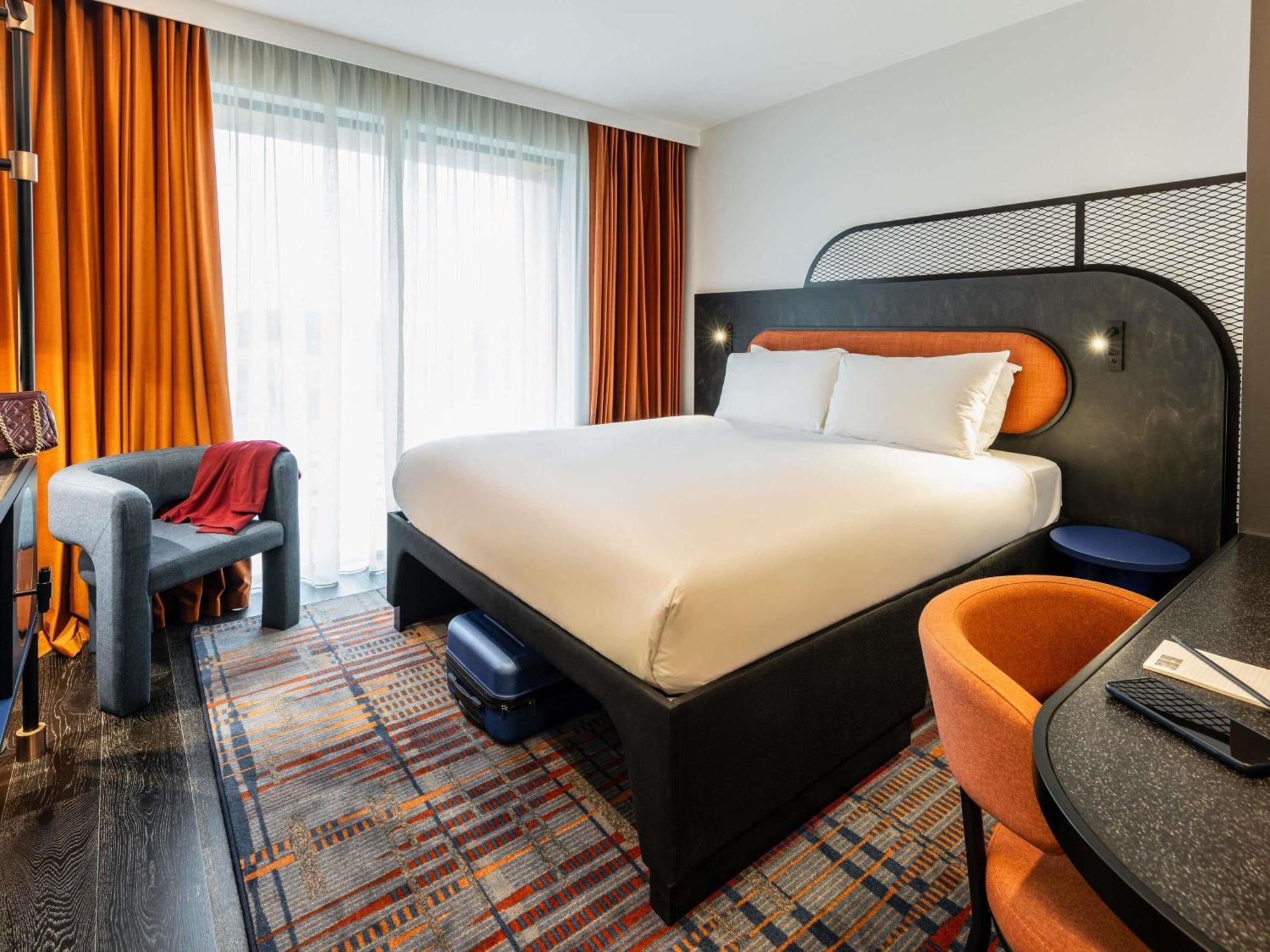 TRIBE Essential Room - Atrium