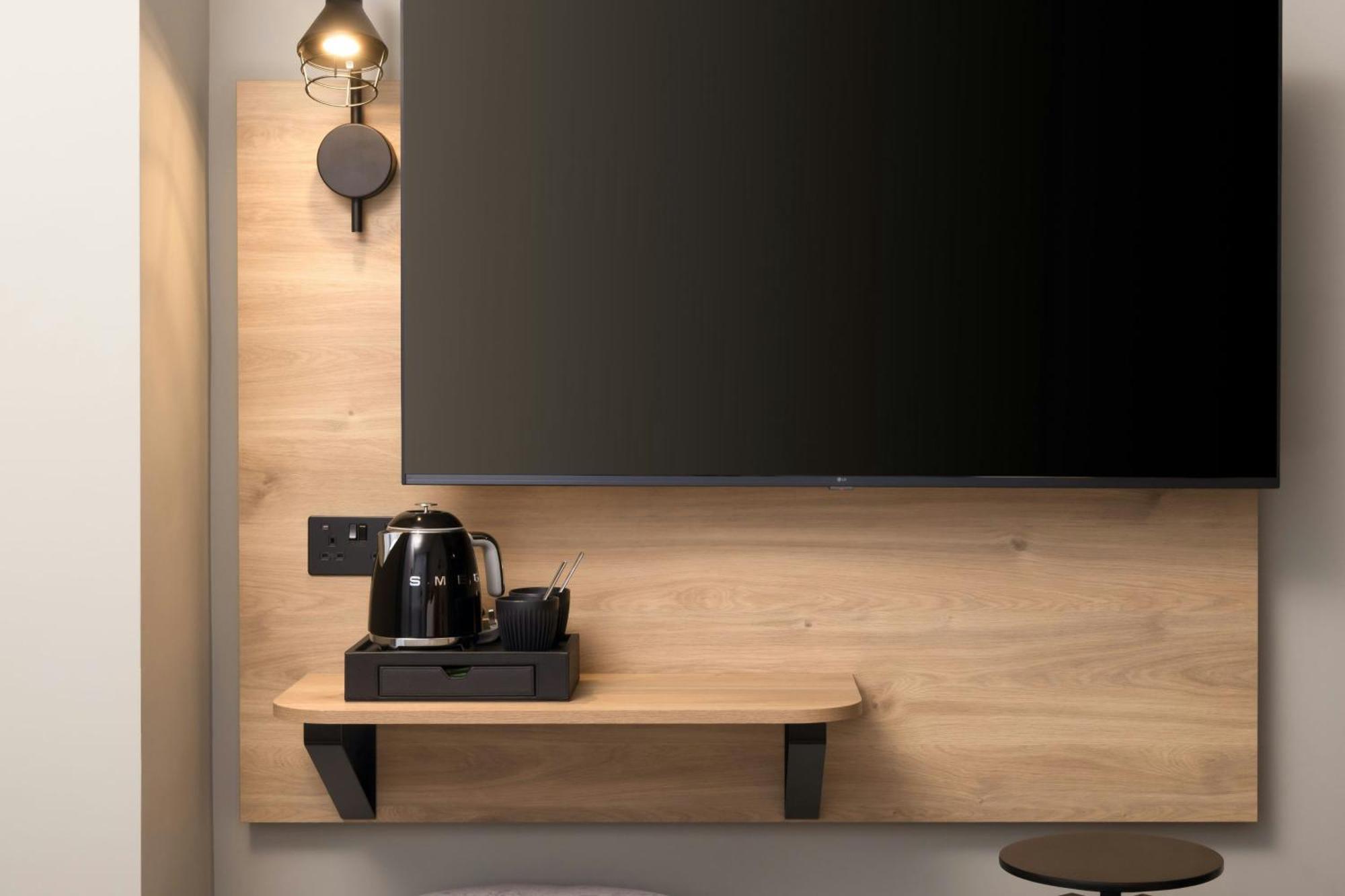 Chambre Lit Queen-Size Moxy Showtime - Vue sur Ville