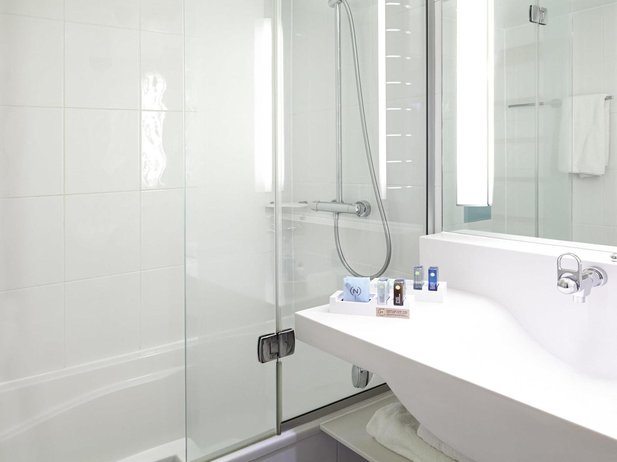 Standard Queen Room with Convertible Sofa,1742570096:JPEG