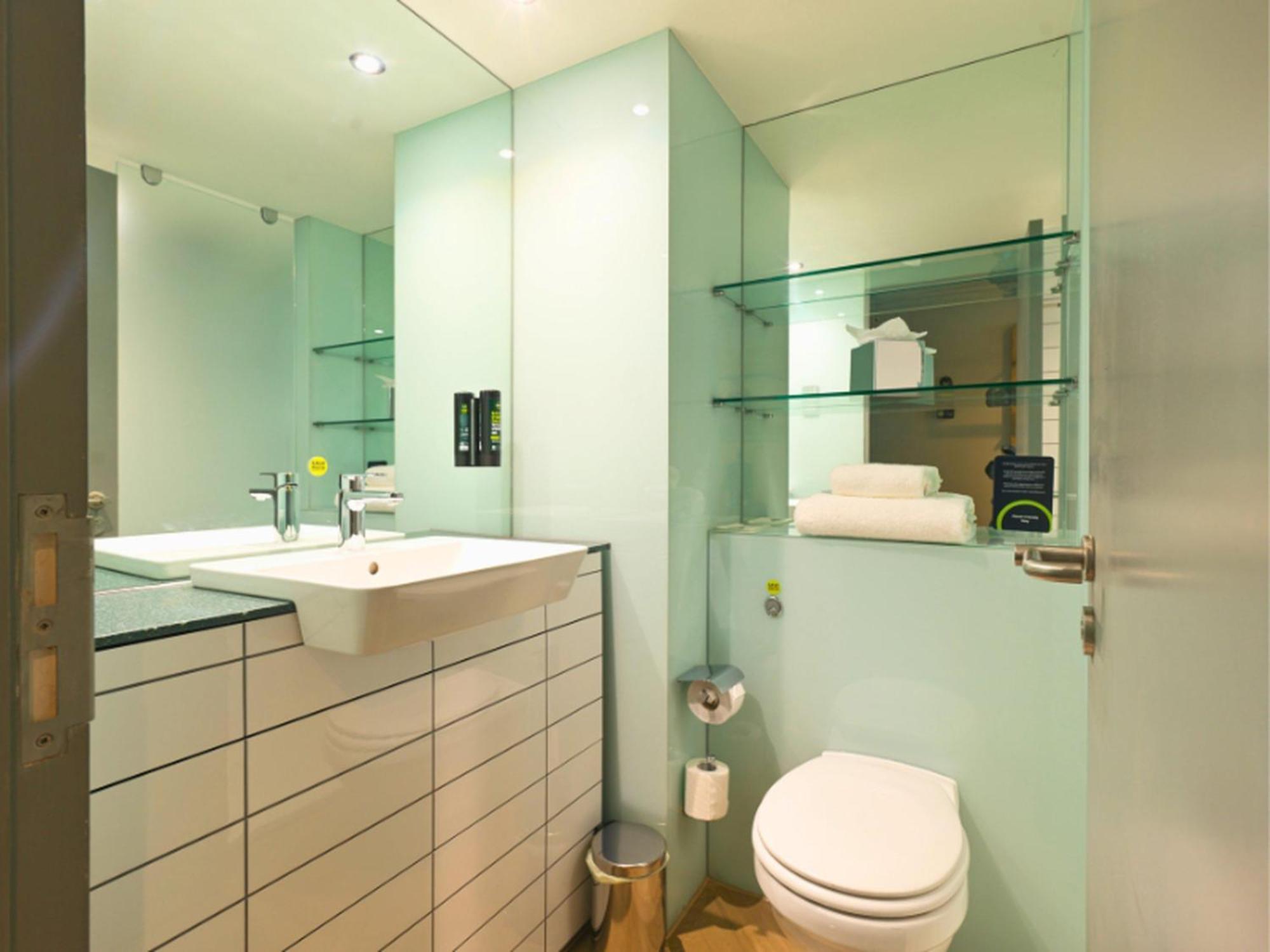 Twin Room,1742627027:JPEG