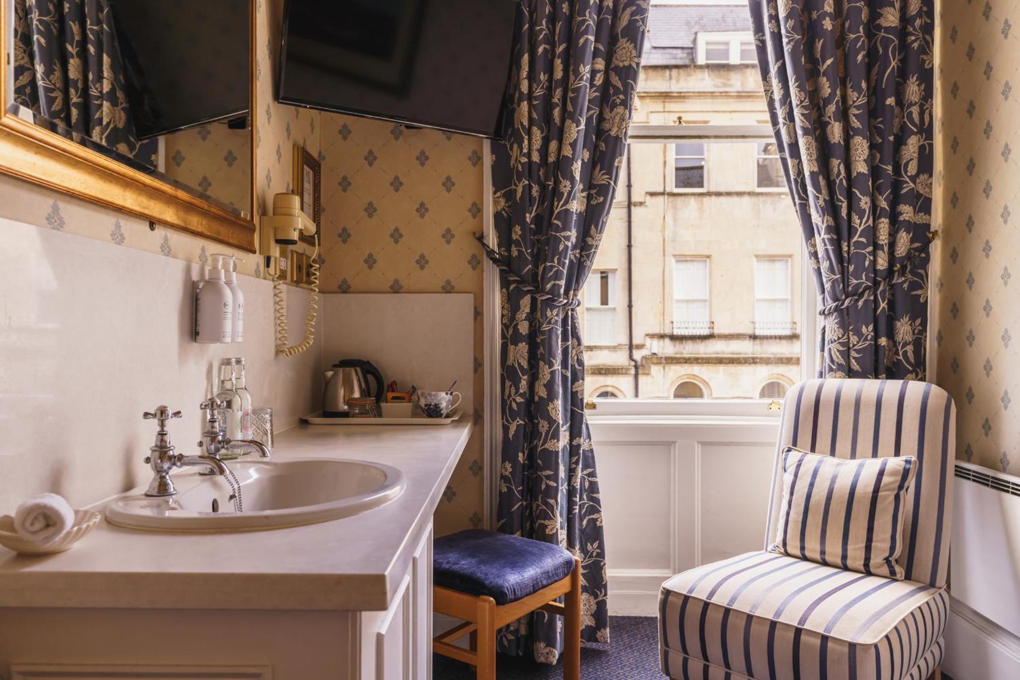 Chambre Simple avec Salle de Bains Commune