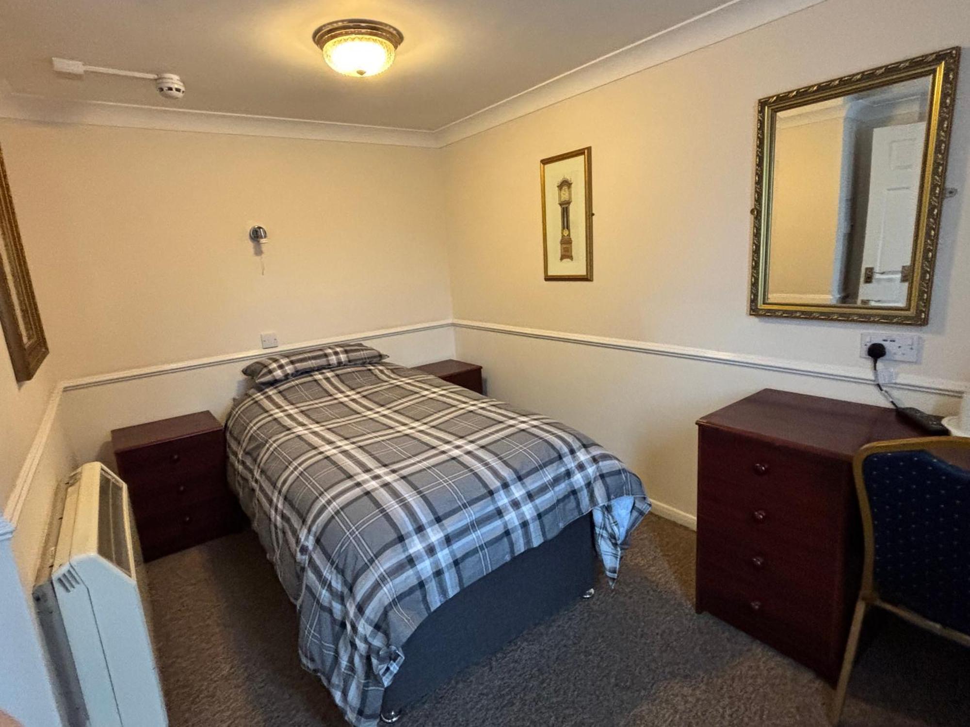 Single Room,1742698973:JPEG