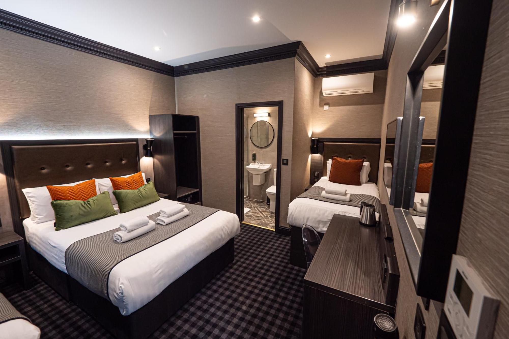 Chambre Double avec Lit d'Appoint