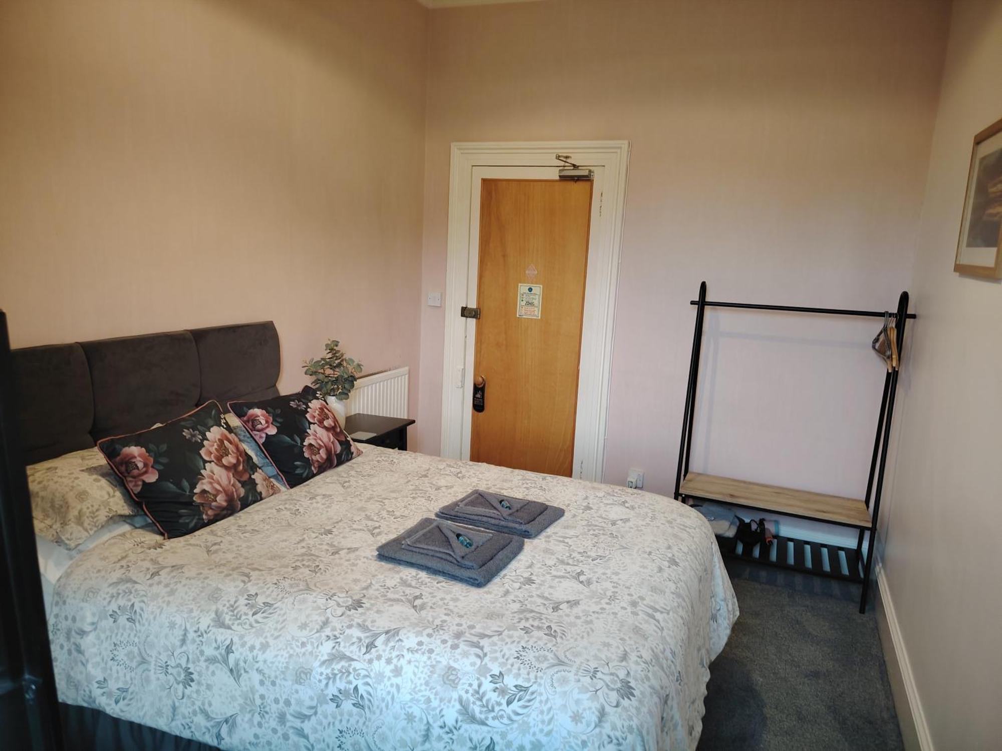 Standard Double Room with Shared Bathroom,1746921982:JPEG