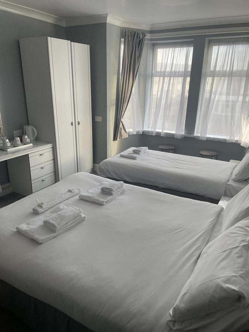 Family Room (2 Adults + 1 Child),1756421844:JPEG