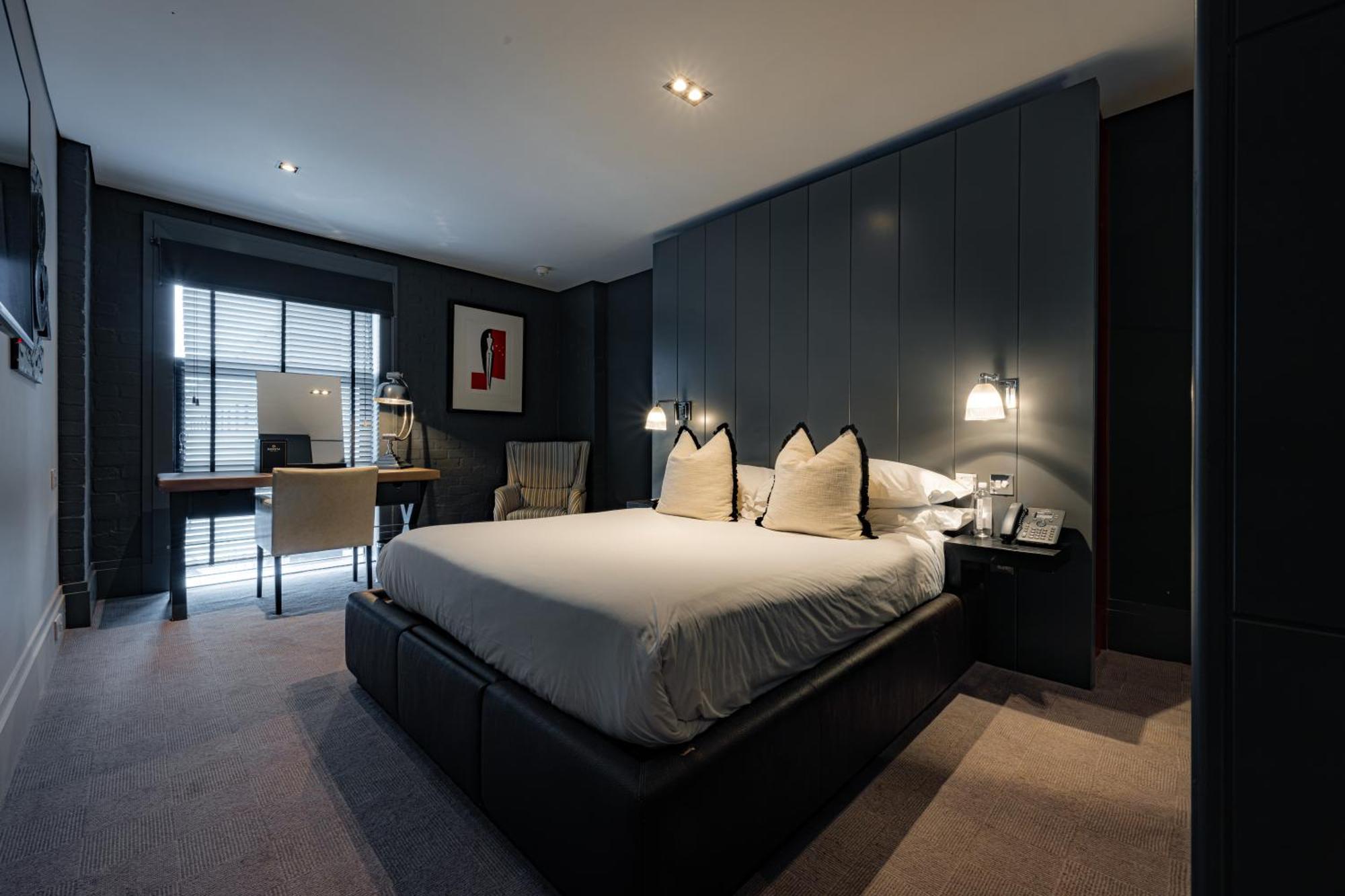 Double Room,1756433212:JPEG