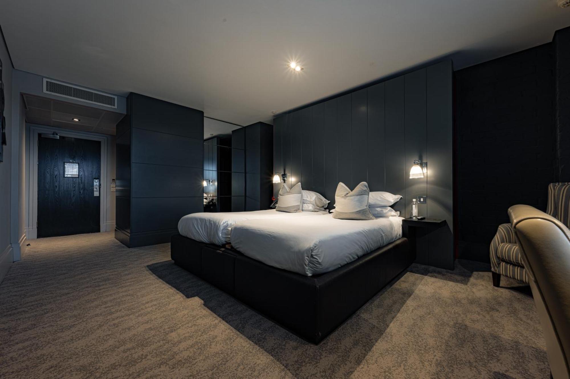 Twin Room,1756433222:JPEG