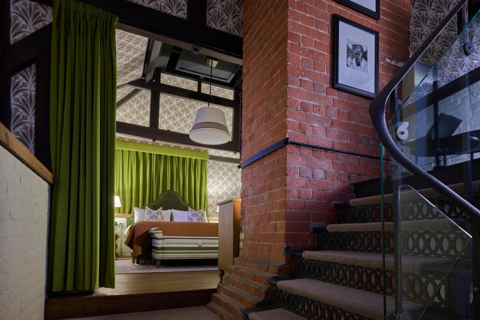 Signature Duplex Suite,1756447576:JPEG