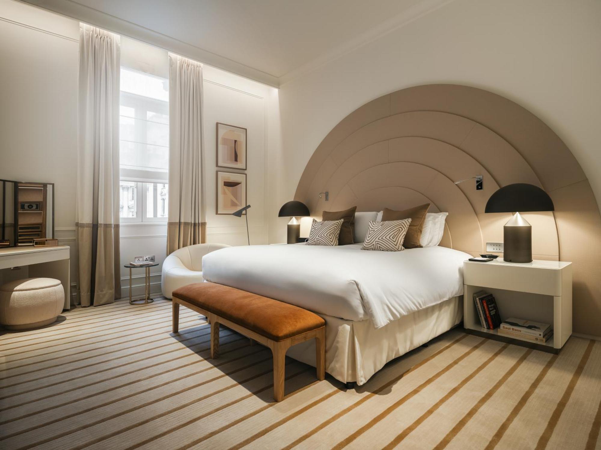 Suite Lit King-Size Opéra avec Coin Salon et Repas Séparés - Vue sur Waterloo Place