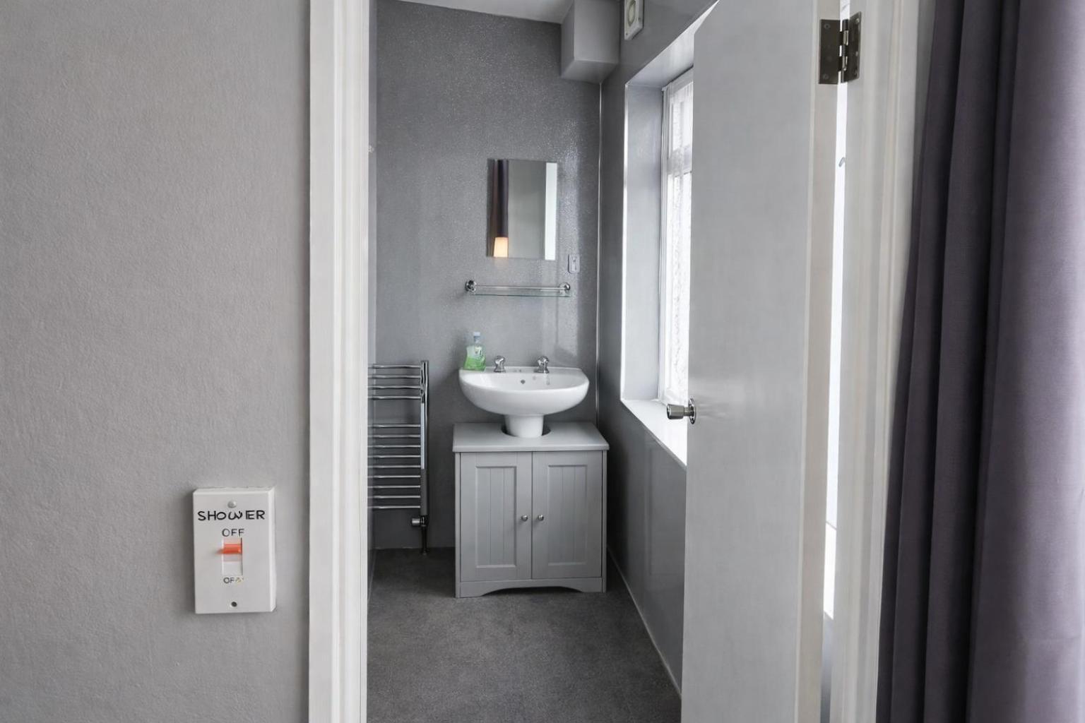 Single Room with Private Bathroom,1756687133:JPEG