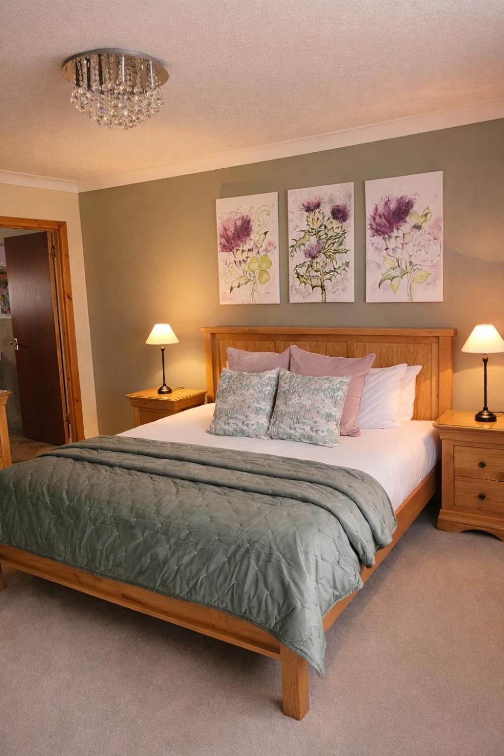 Large Double Room,1758373271:JPEG