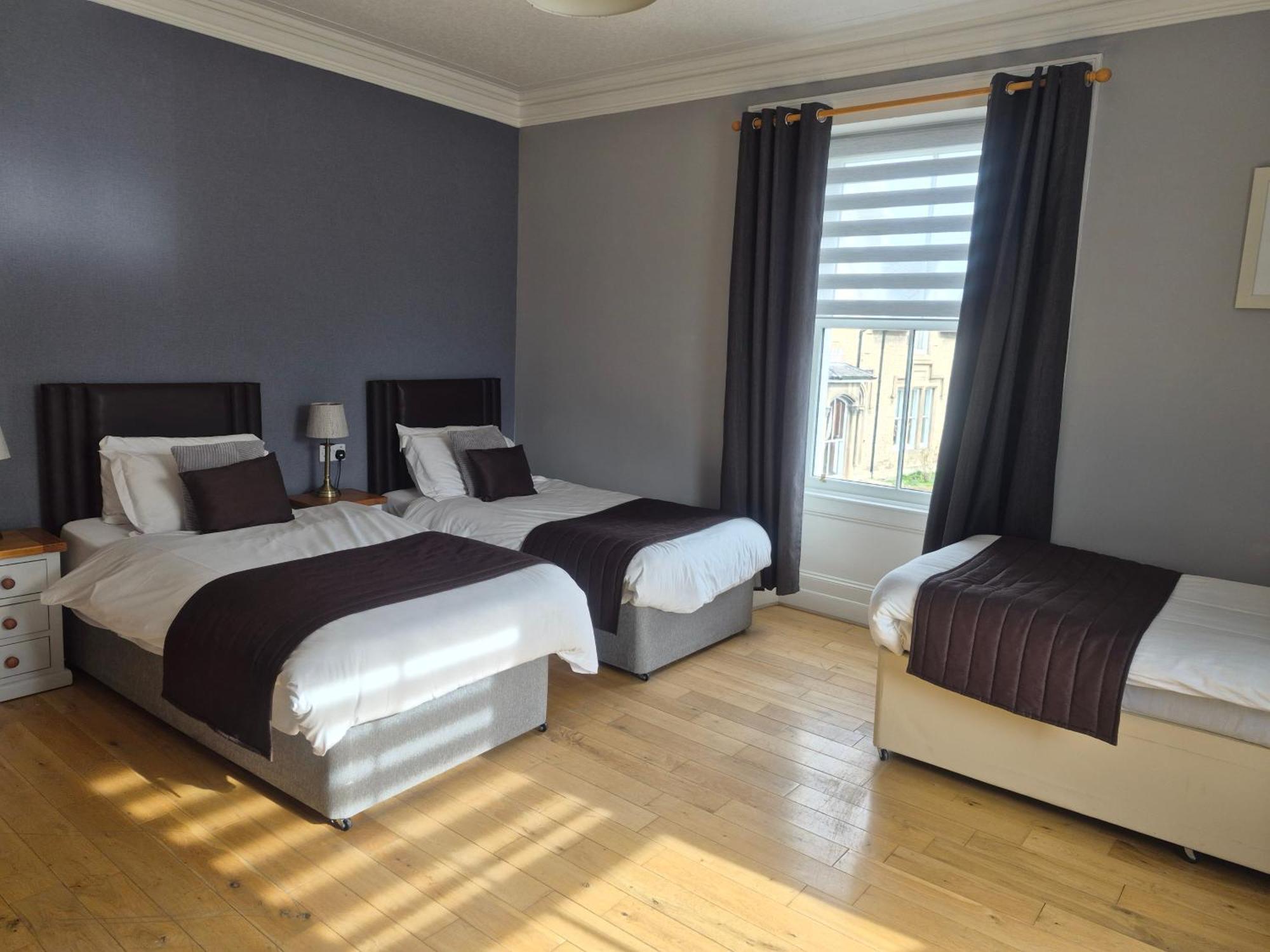 Triple Room Bath,1758404810:JPEG