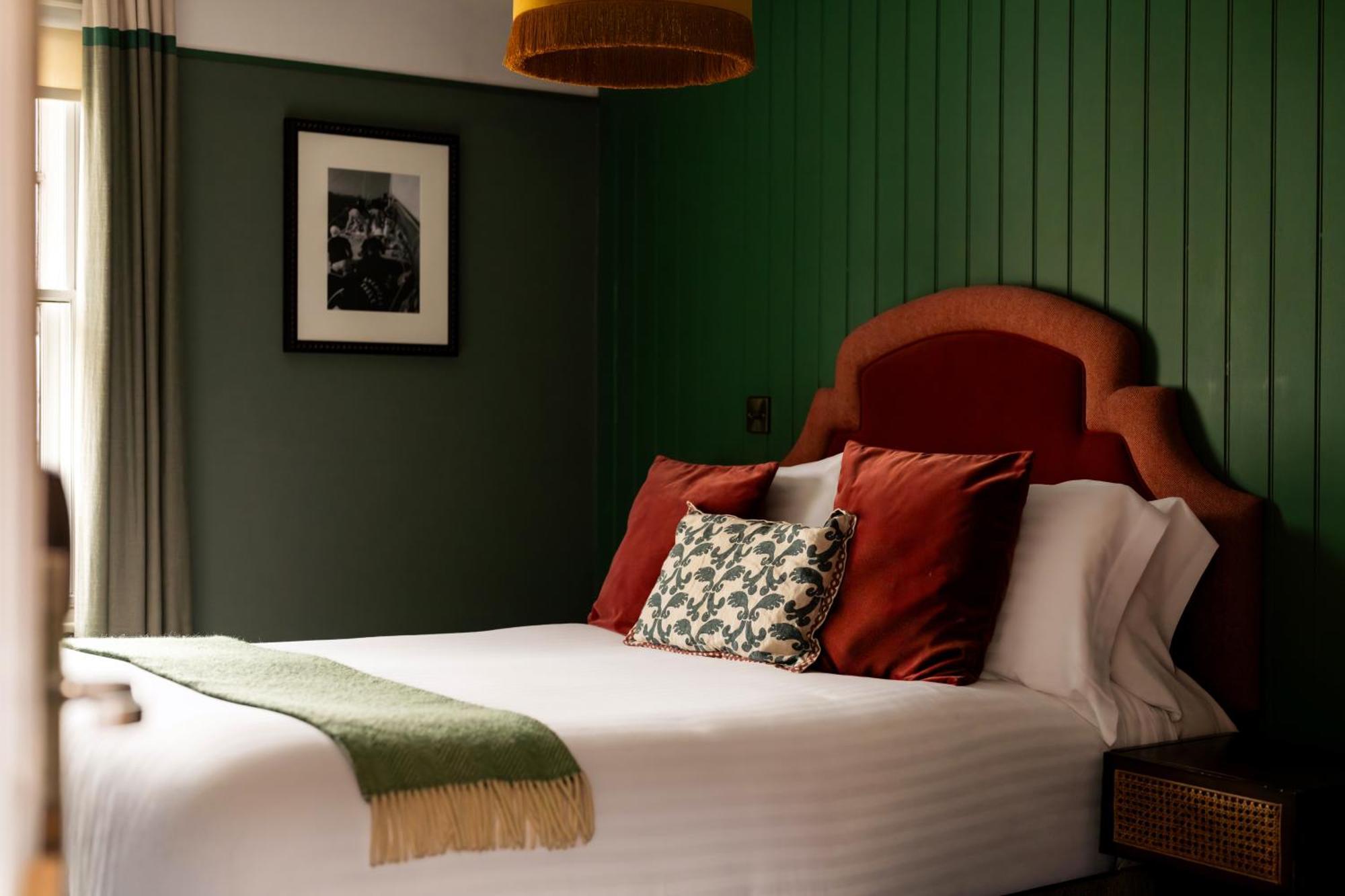 Standard Double Room,1758528090:JPEG