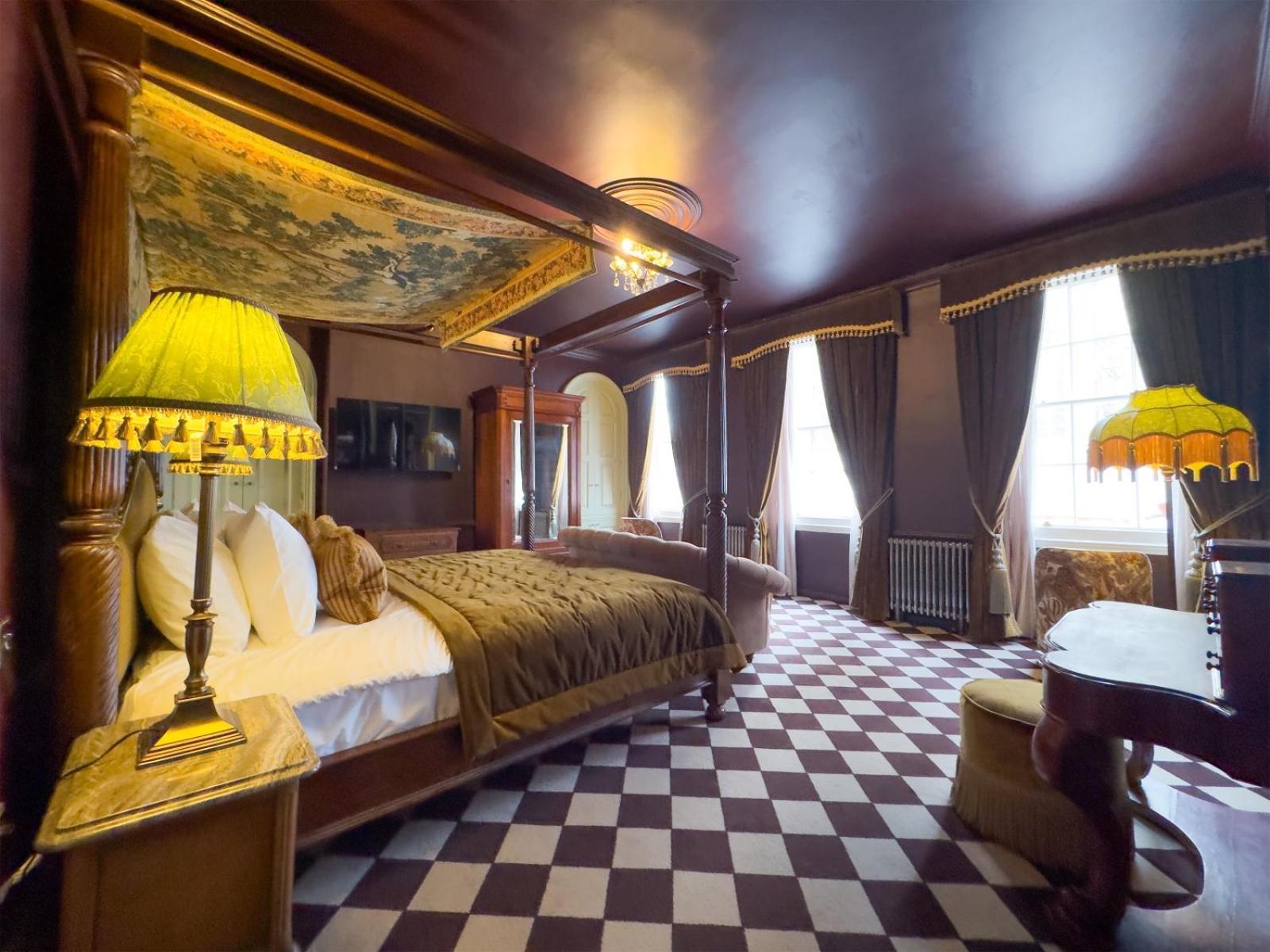 Heritage Four Poster Room with Minster View