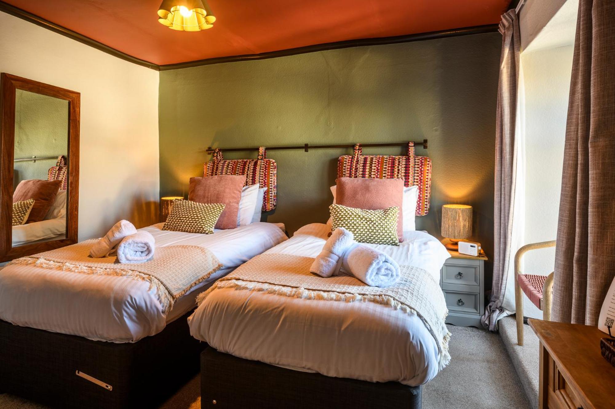 Standard Twin Room