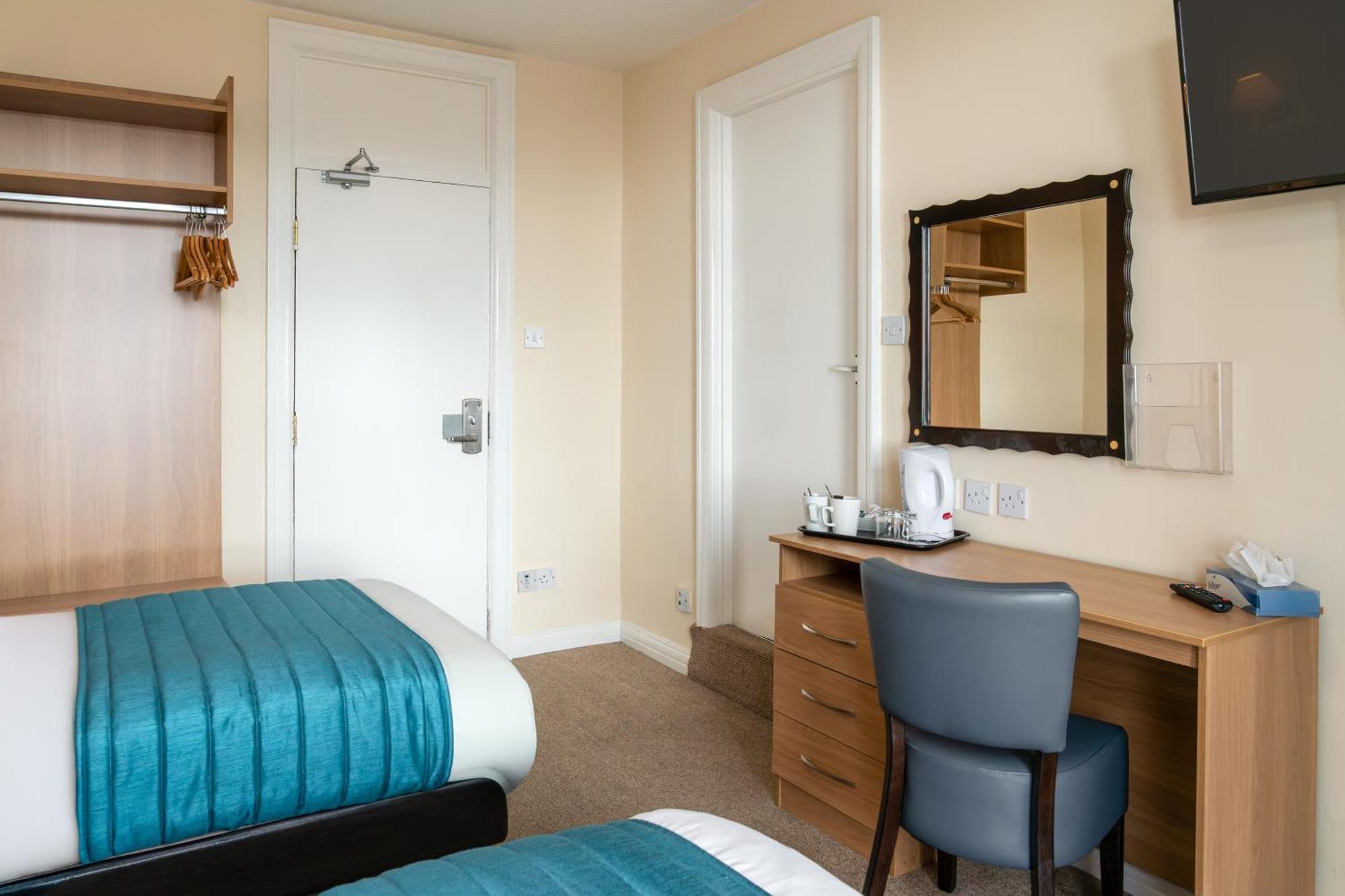 Twin Room with Sea View
