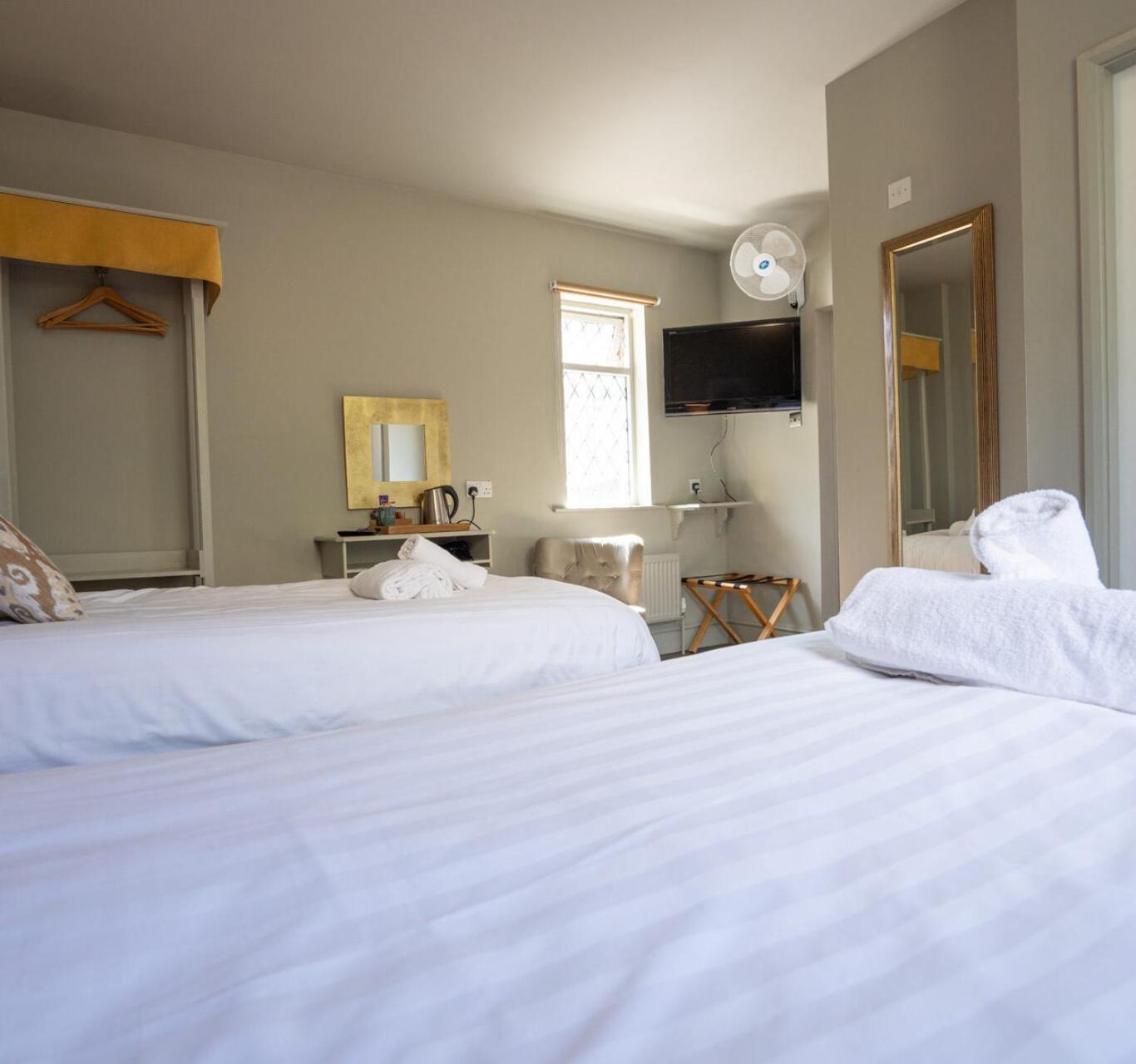 Standard Twin Room,1765874041:JPEG