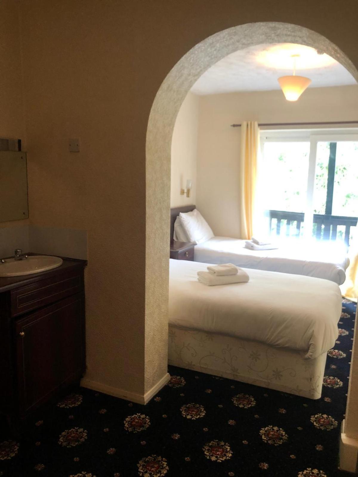 Family Room,1767546417:JPEG