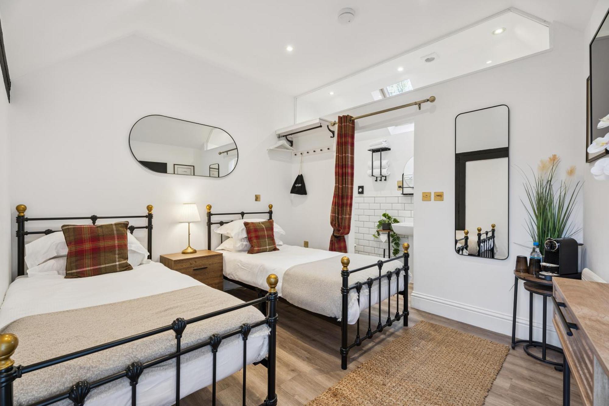 Deluxe Twin Room