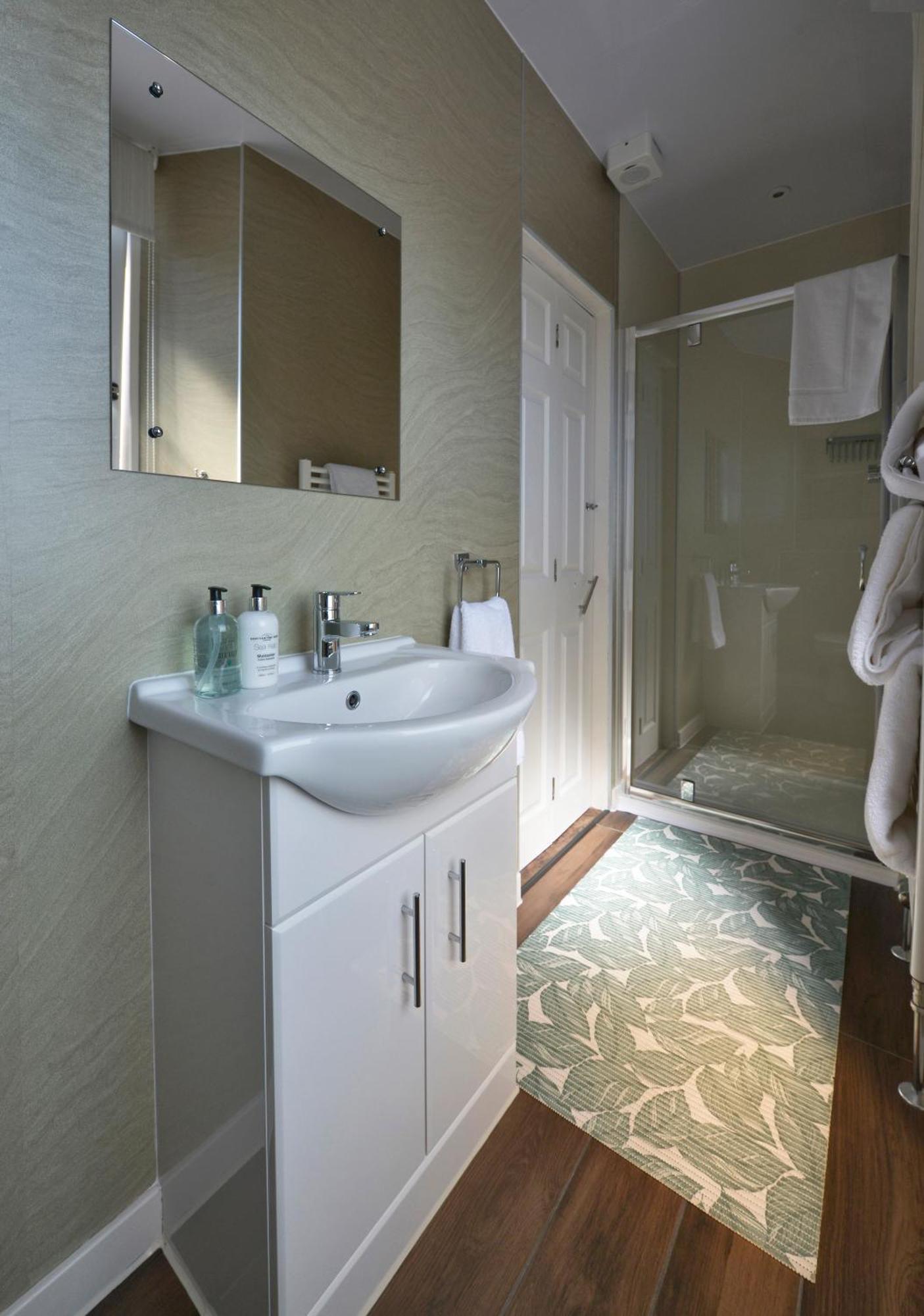 Double Room,1770356627:JPEG